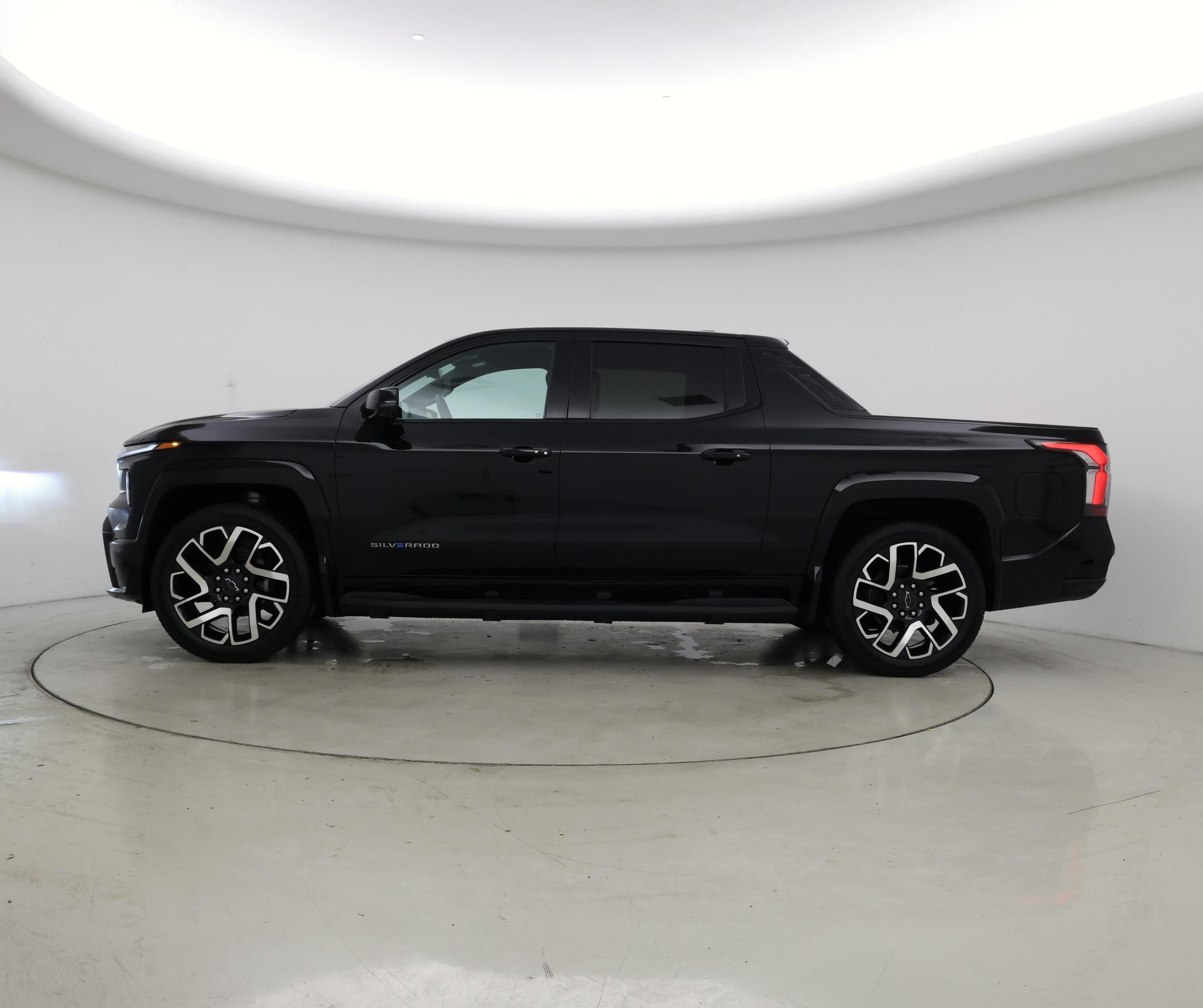 Thumbnail: 2024 Chevrolet Silverado EV - 3