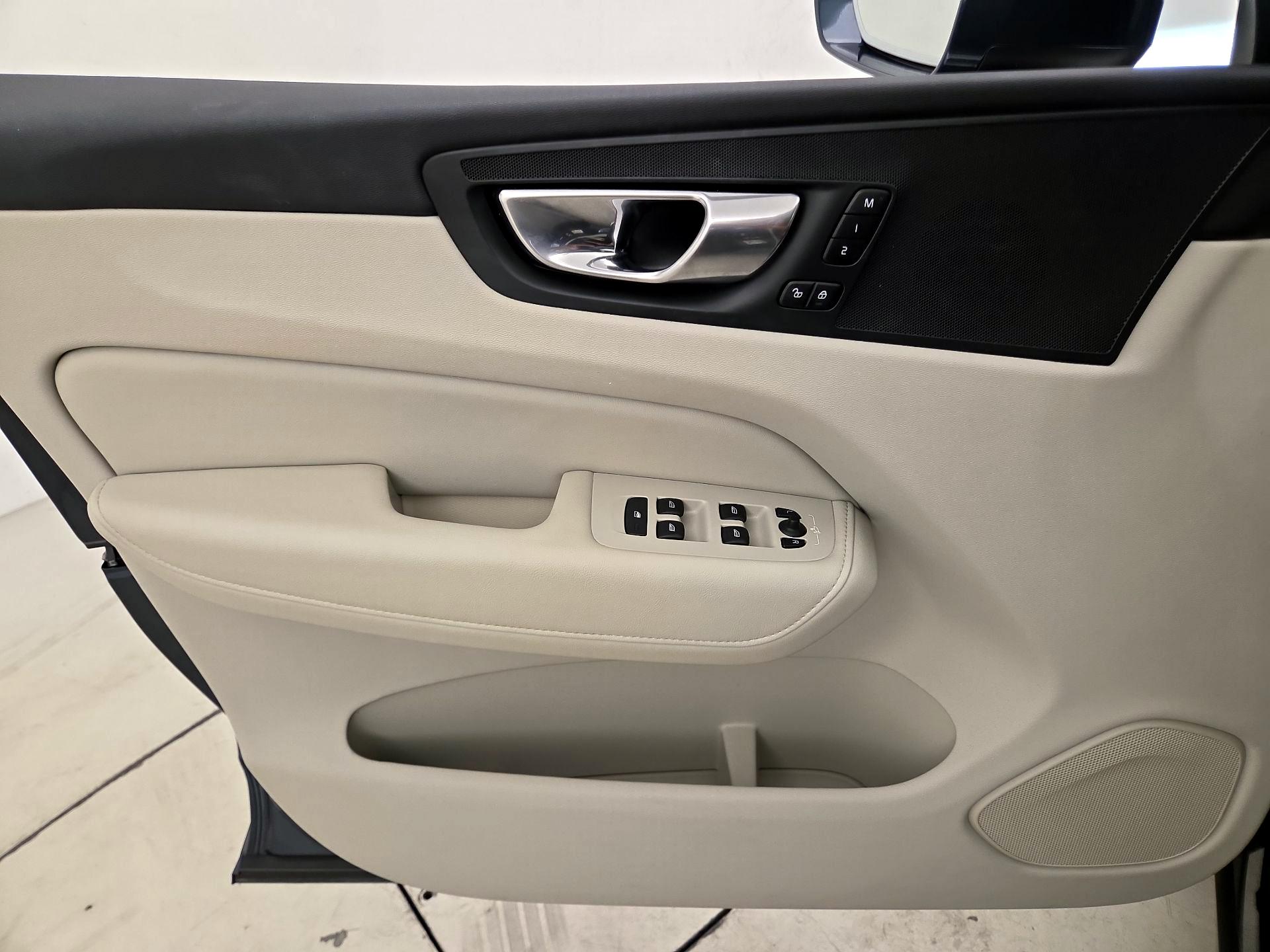 Thumbnail: 2023 Volvo XC60 - 12
