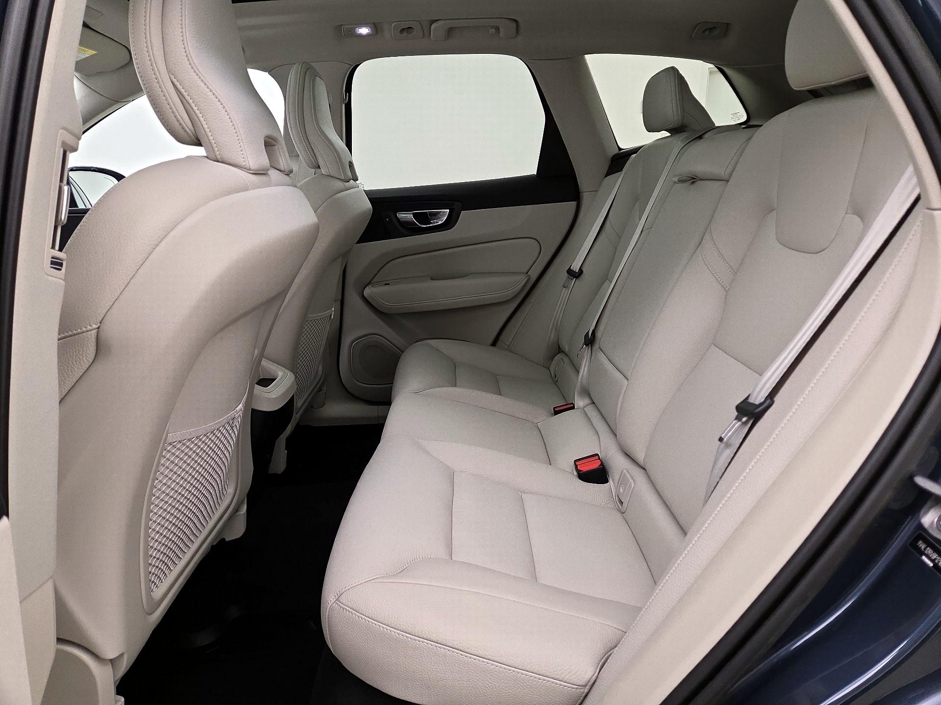 Thumbnail: 2023 Volvo XC60 - 20