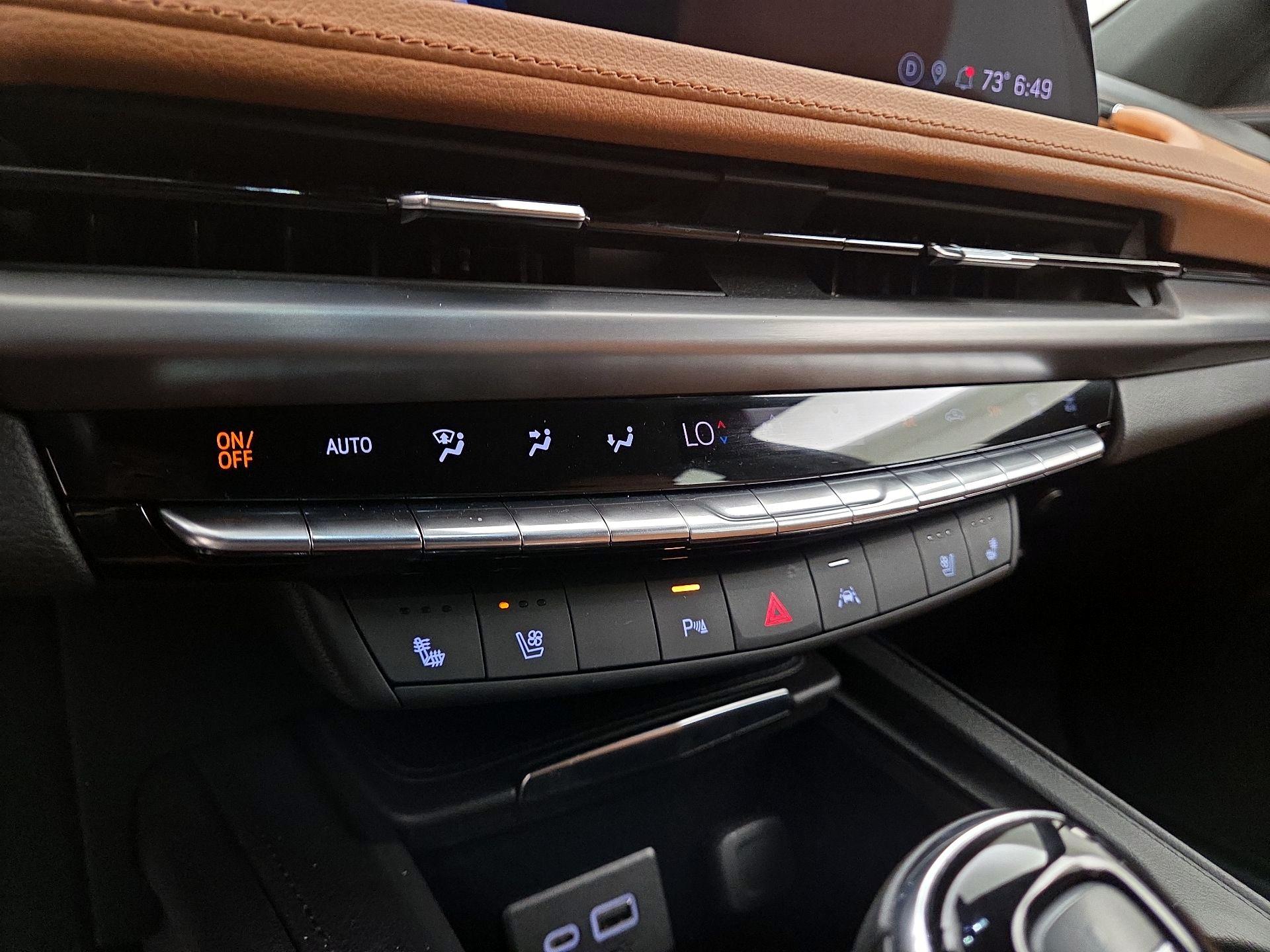 Thumbnail: 2024 Cadillac XT4 - 15