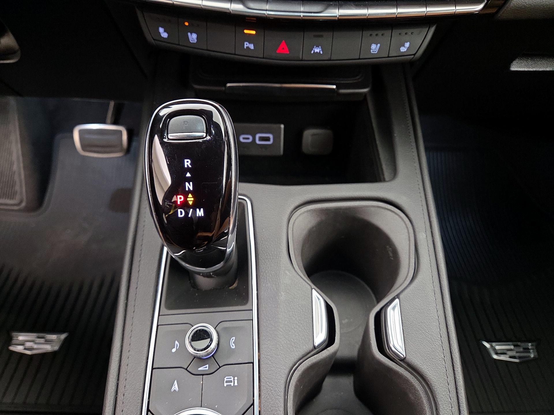 Thumbnail: 2024 Cadillac XT4 - 16