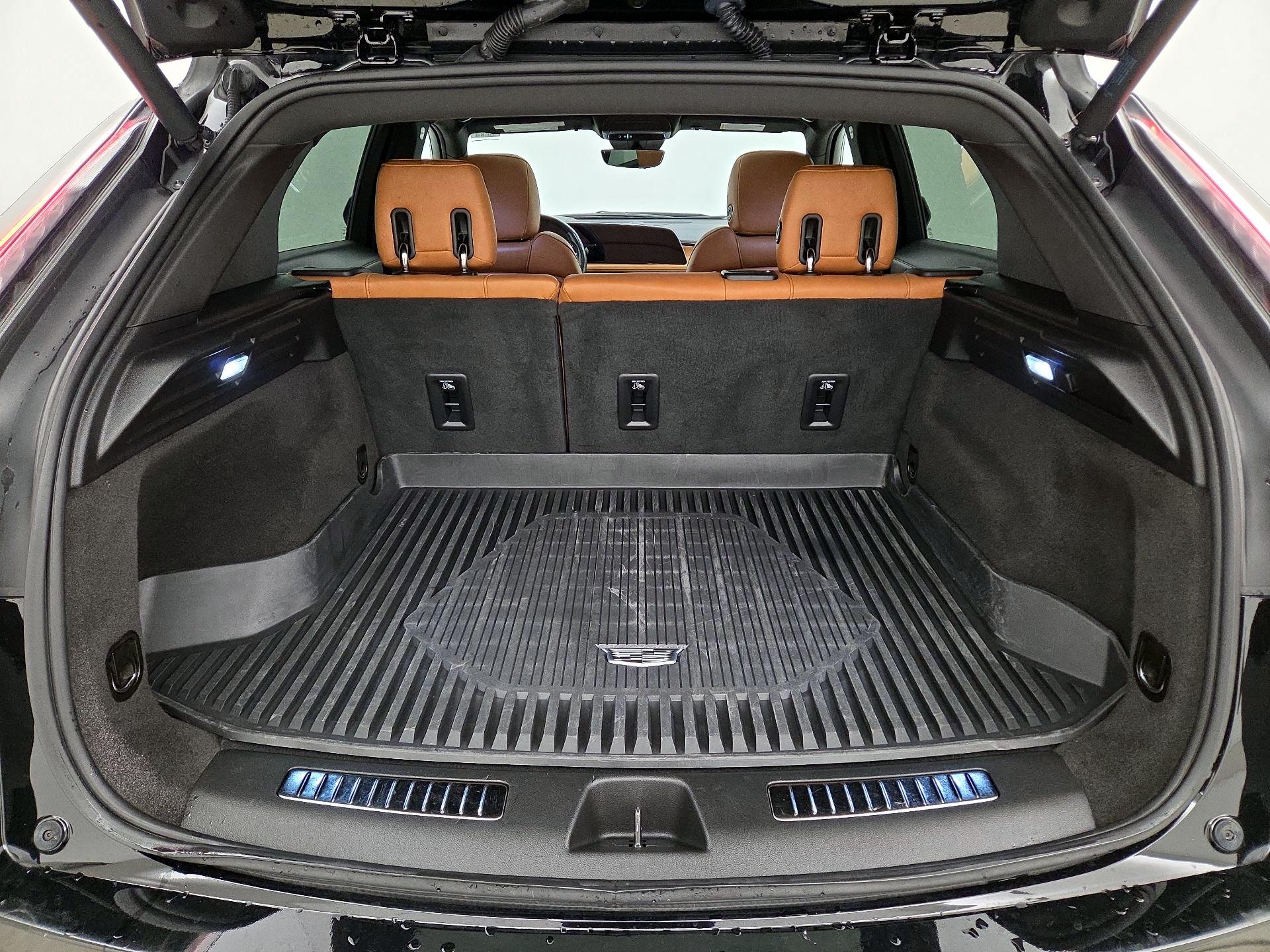 Thumbnail: 2024 Cadillac XT4 - 20