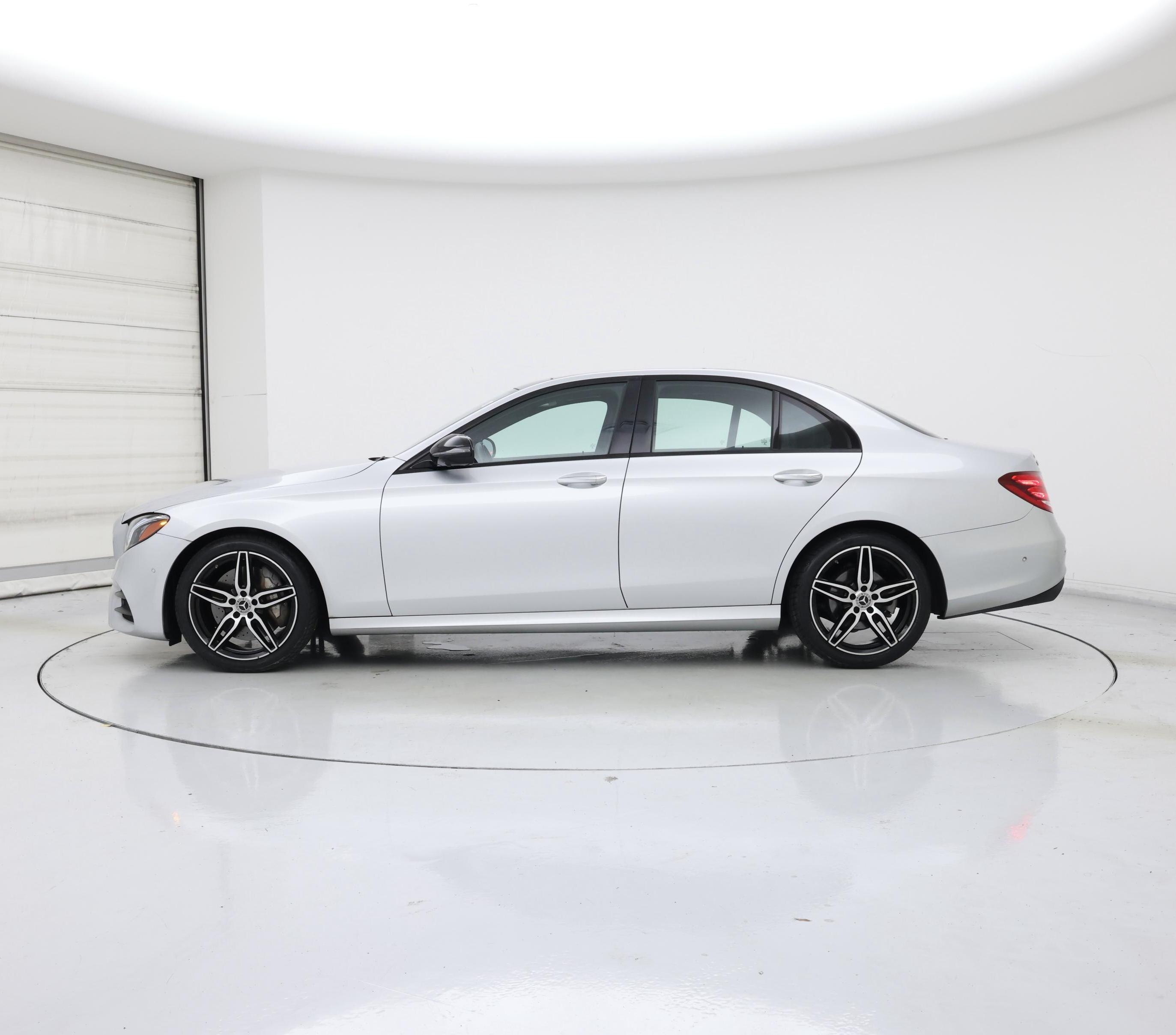 Thumbnail: 2020 Mercedes-Benz E-Class - 3