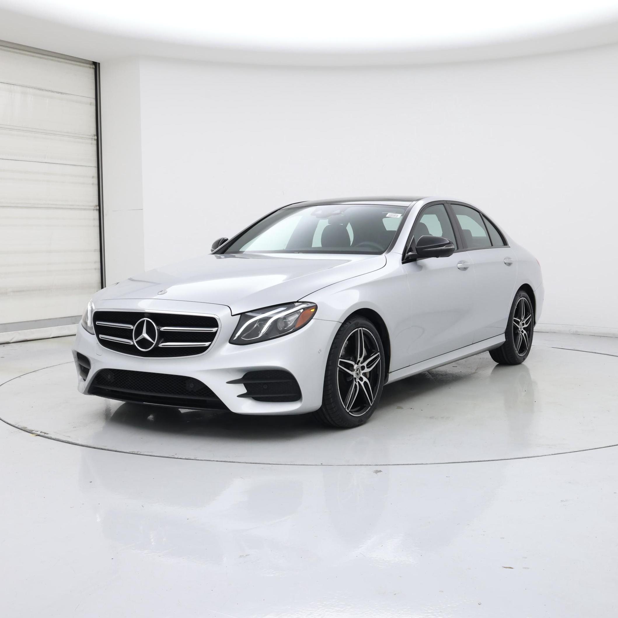 Thumbnail: 2020 Mercedes-Benz E-Class - 4