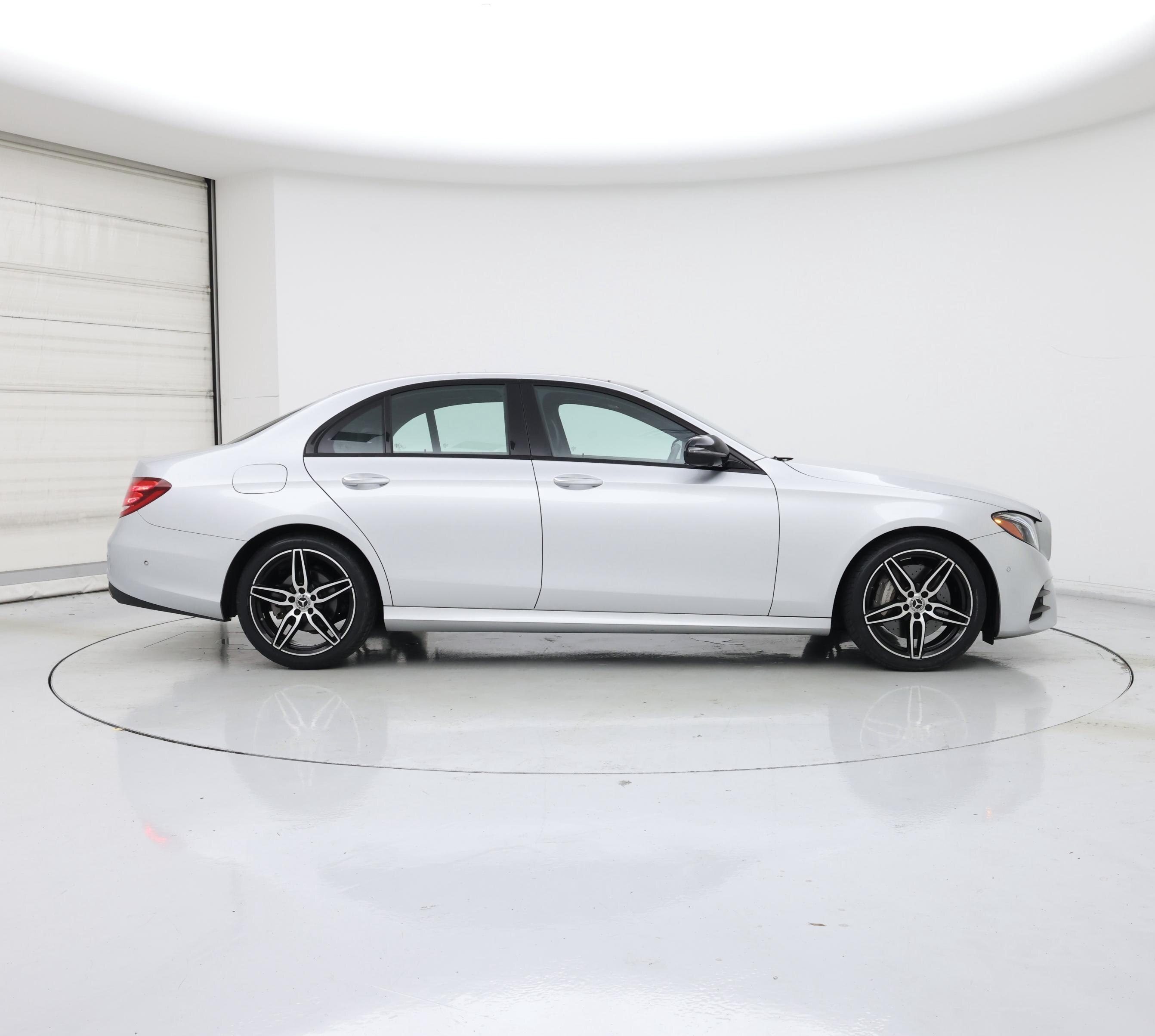 Thumbnail: 2020 Mercedes-Benz E-Class - 7