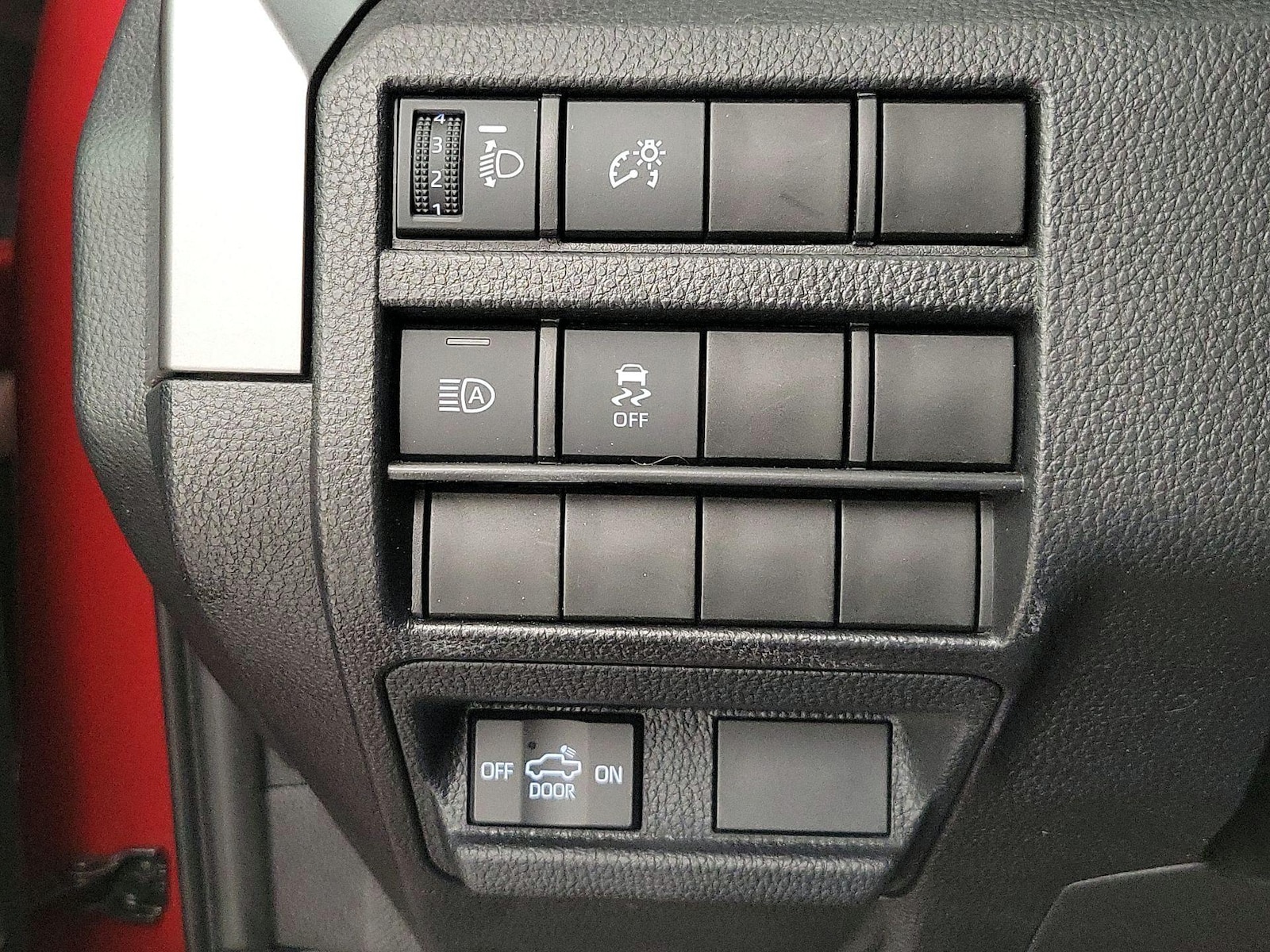 2025 Toyota Tacoma SR5 - Photo 14