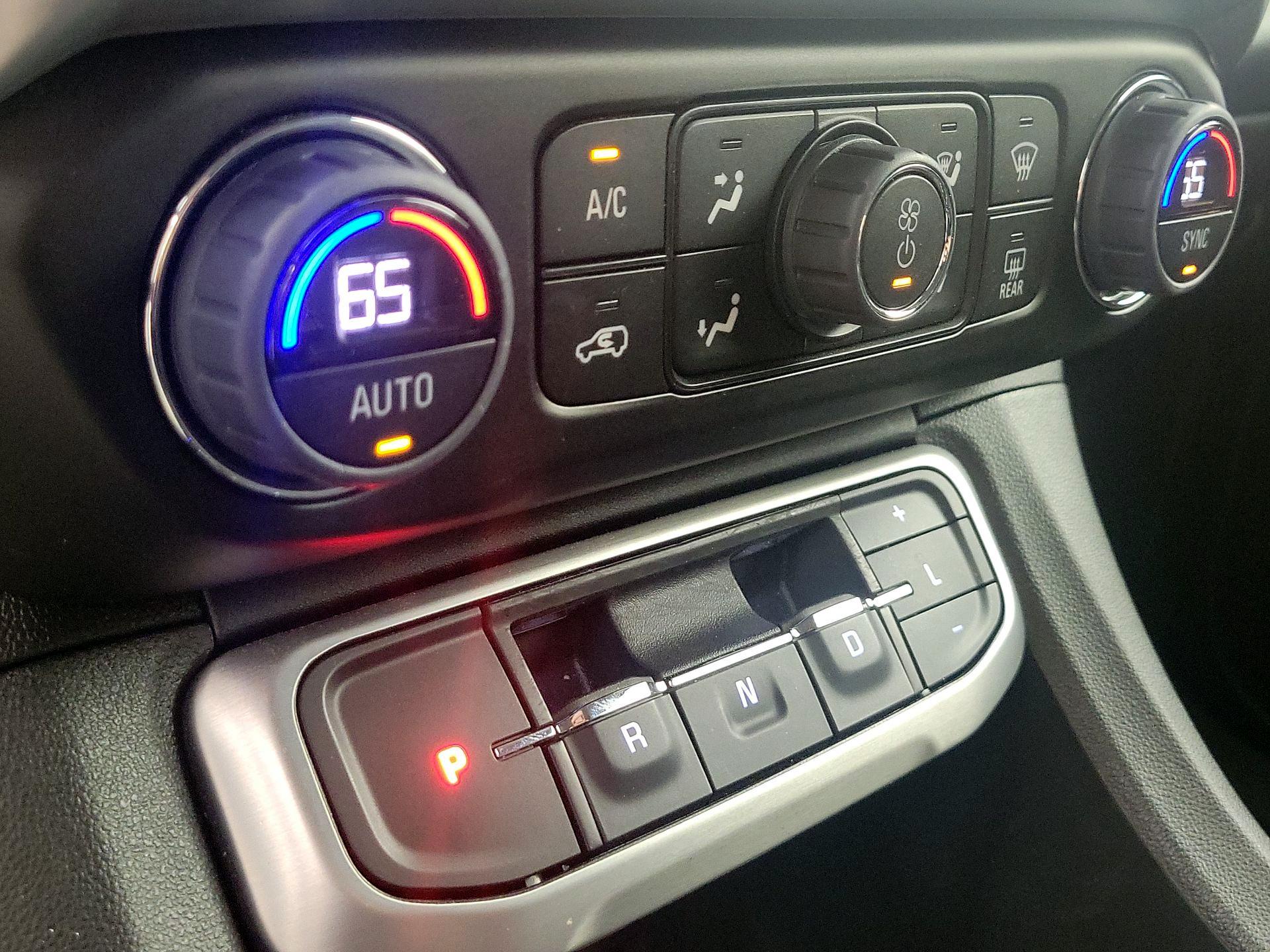Thumbnail: 2023 GMC Acadia - 17