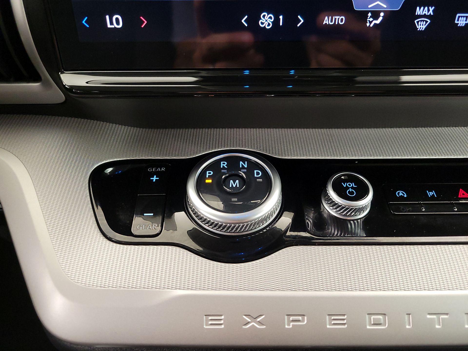 Thumbnail: 2025 Ford Expedition - 18