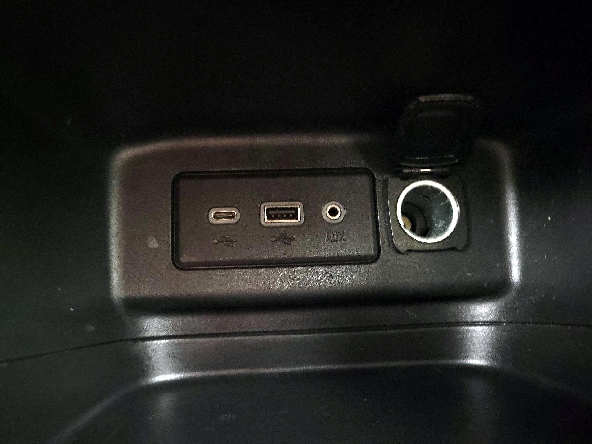 Thumbnail: 2020 Chevrolet Equinox - 18