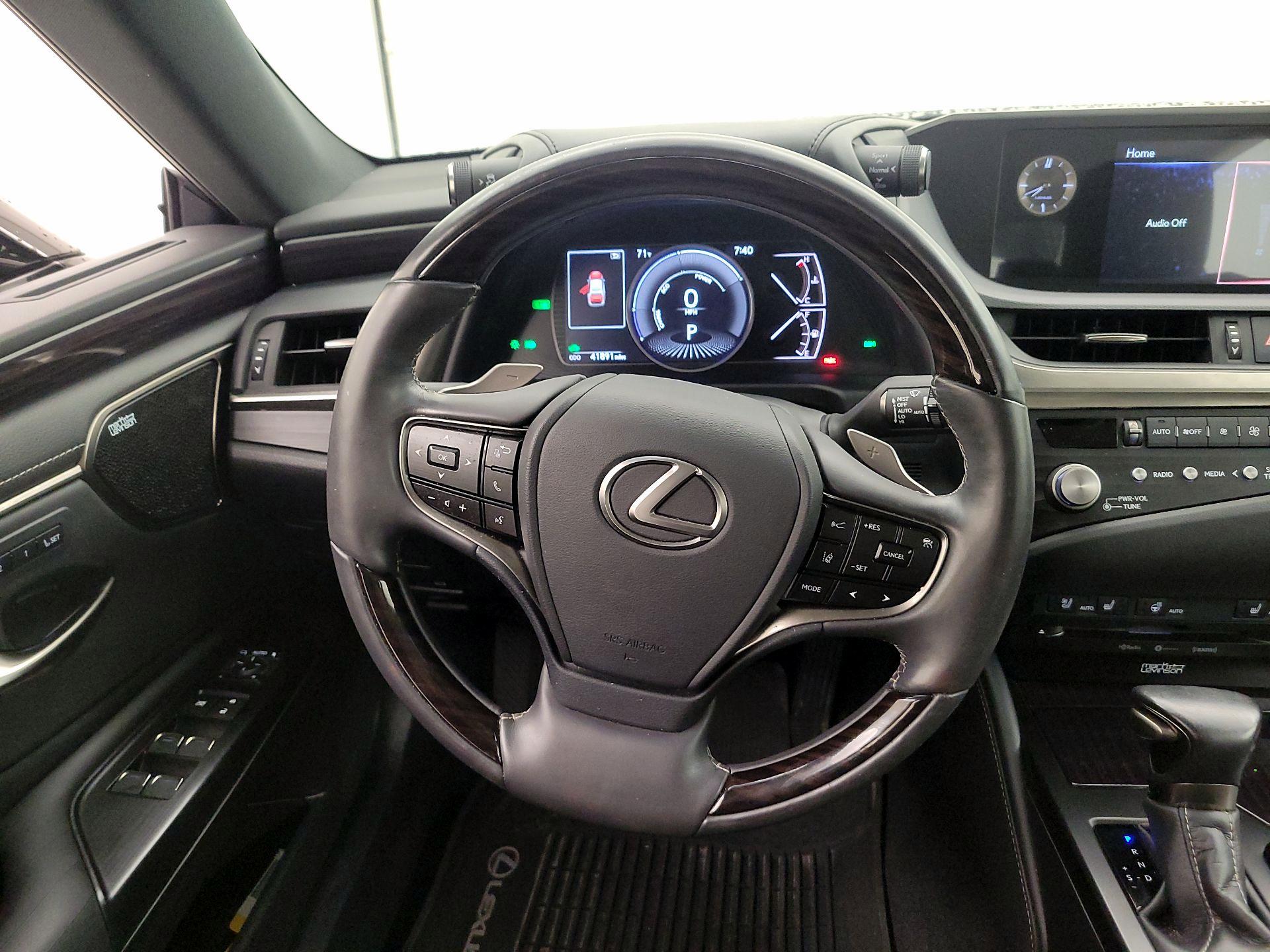 Thumbnail: 2021 Lexus ES - 10