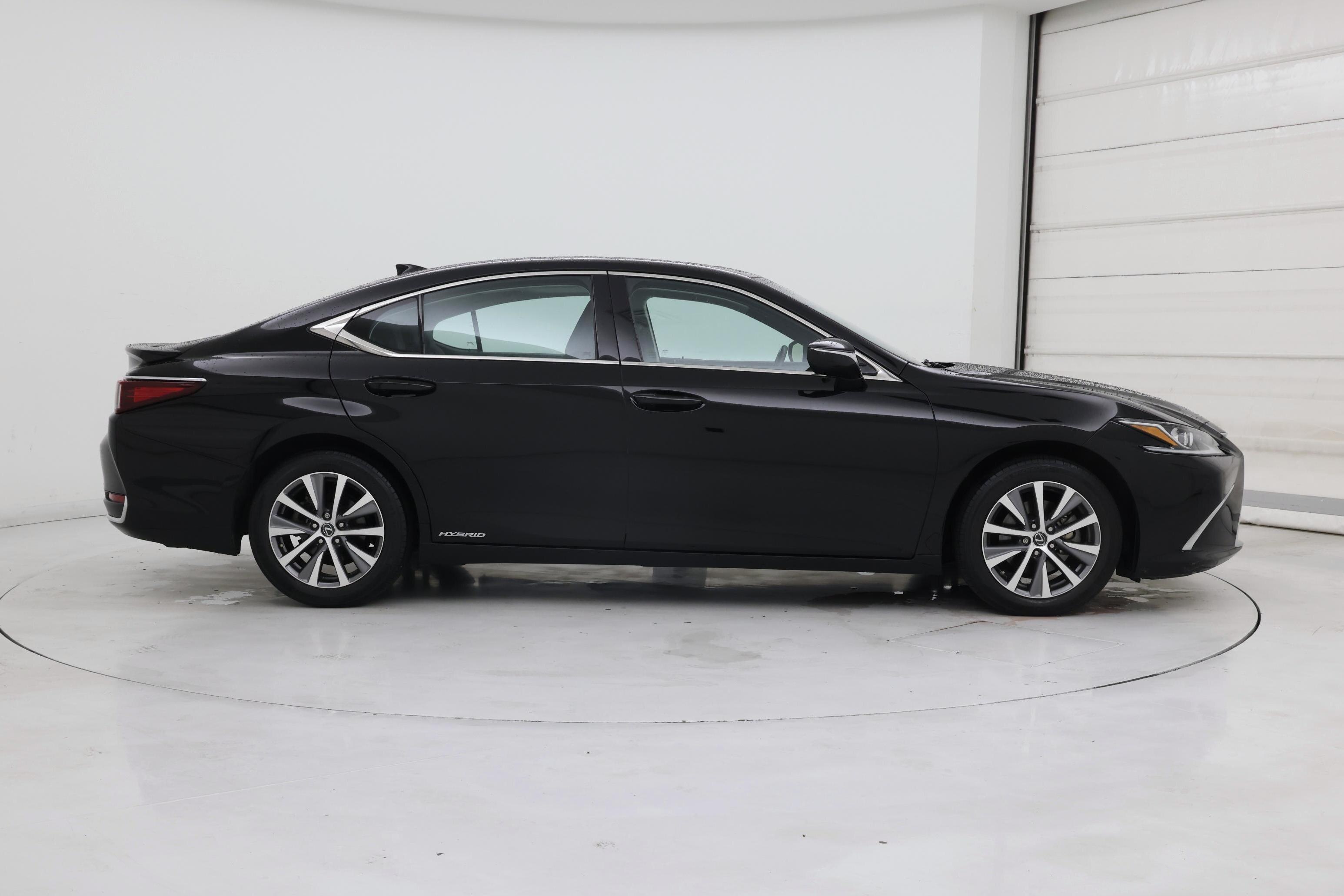 Thumbnail: 2021 Lexus ES - 7