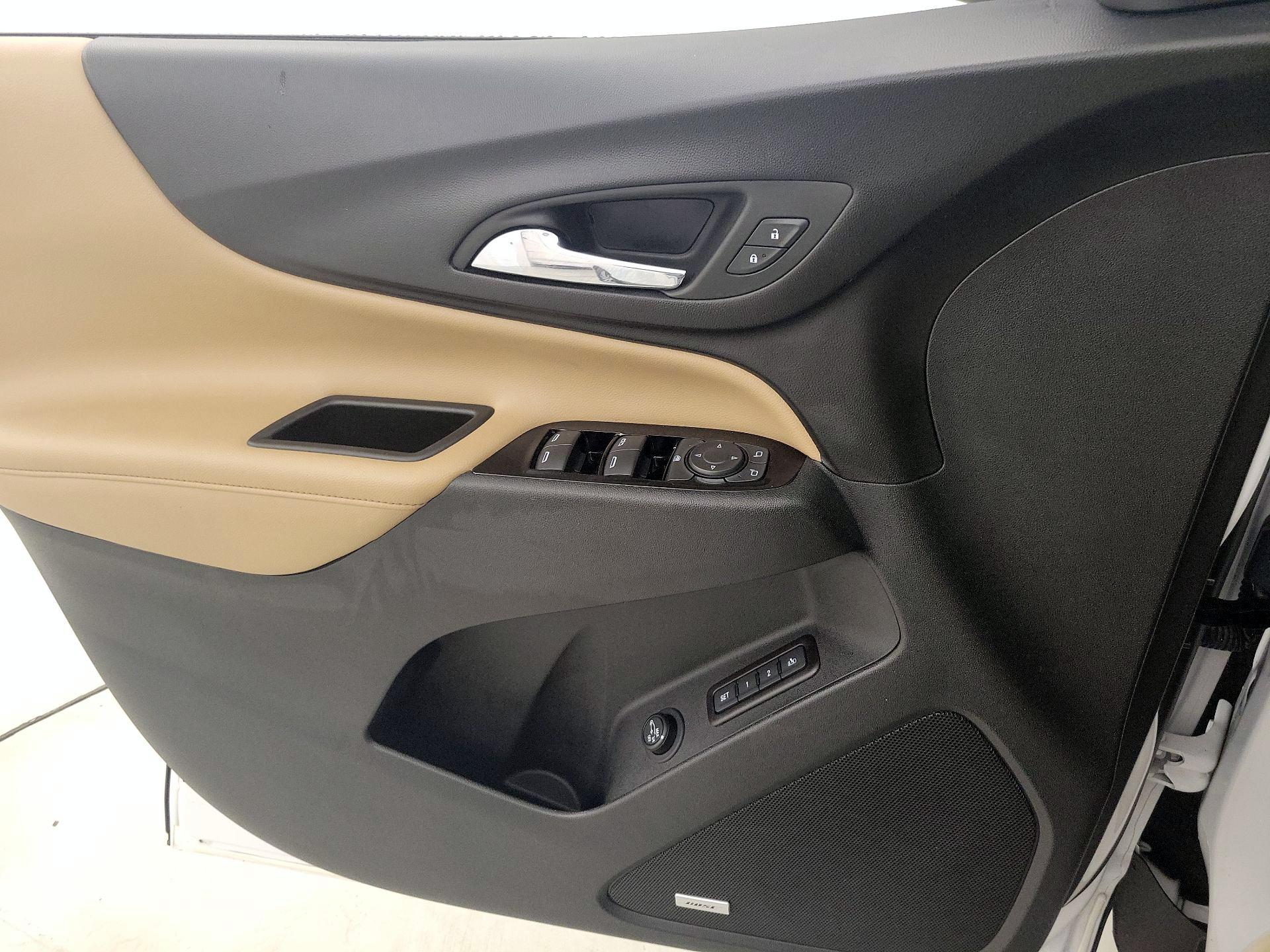 Thumbnail: 2022 Chevrolet Equinox - 12