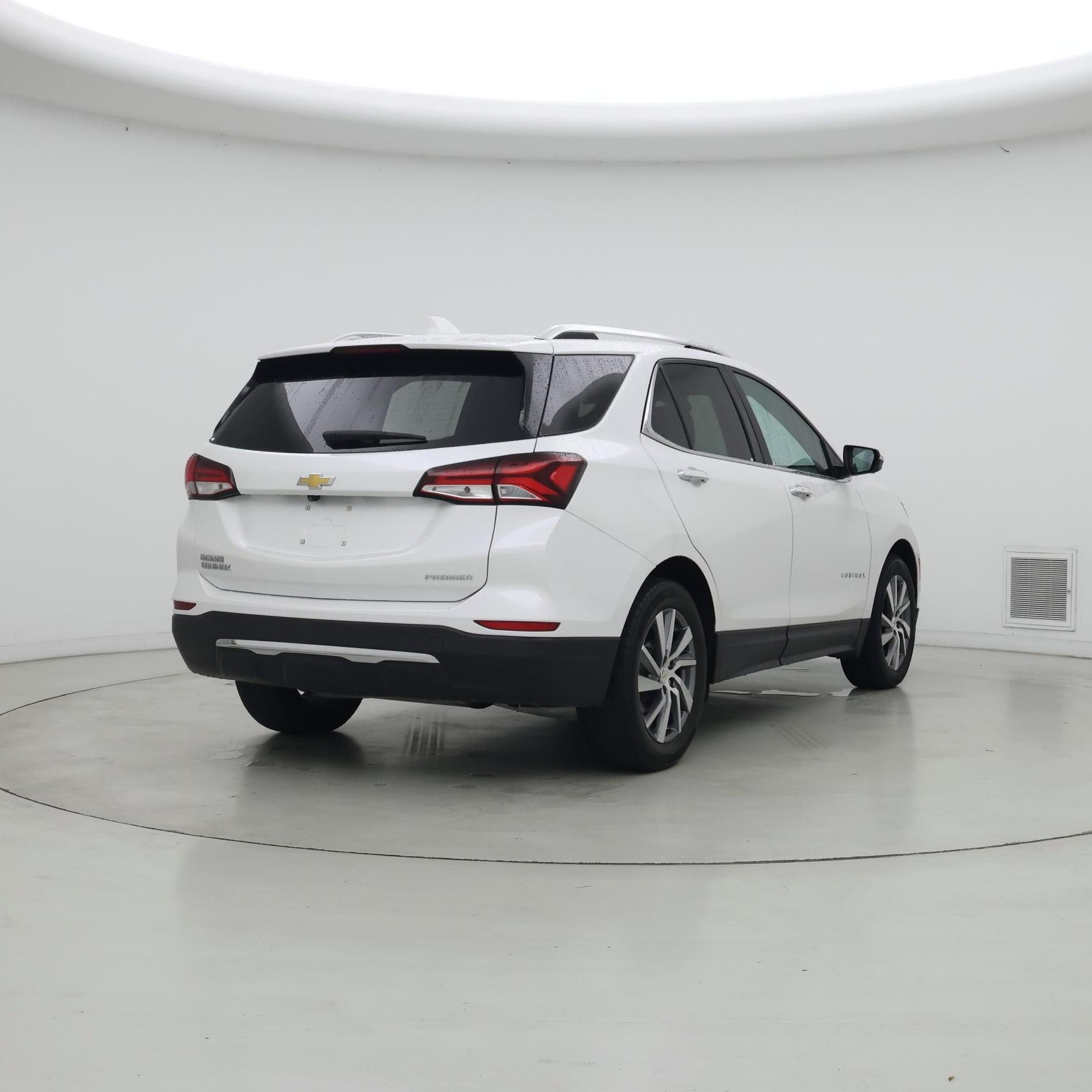 Thumbnail: 2022 Chevrolet Equinox - 8