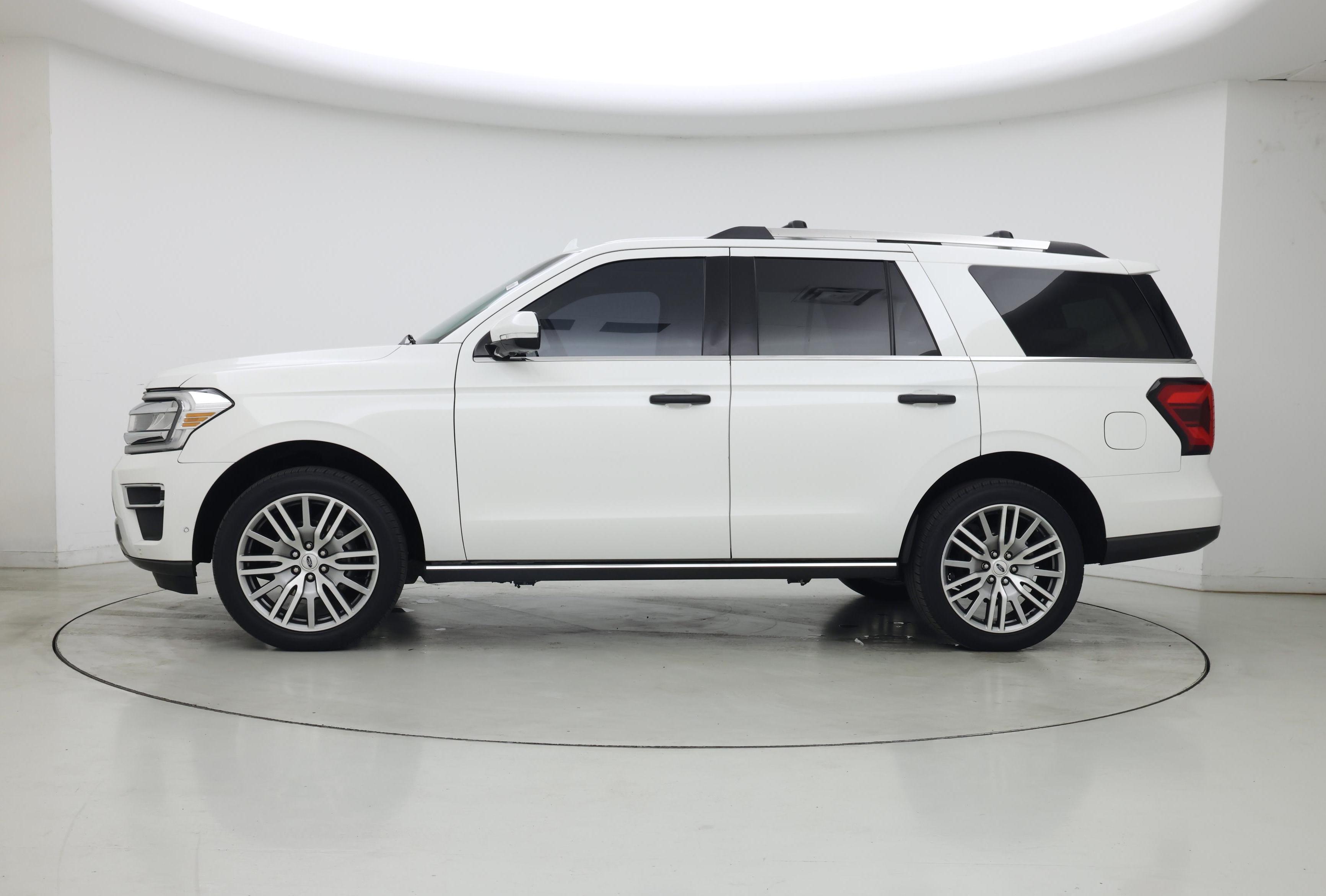 Thumbnail: 2022 Ford Expedition - 3