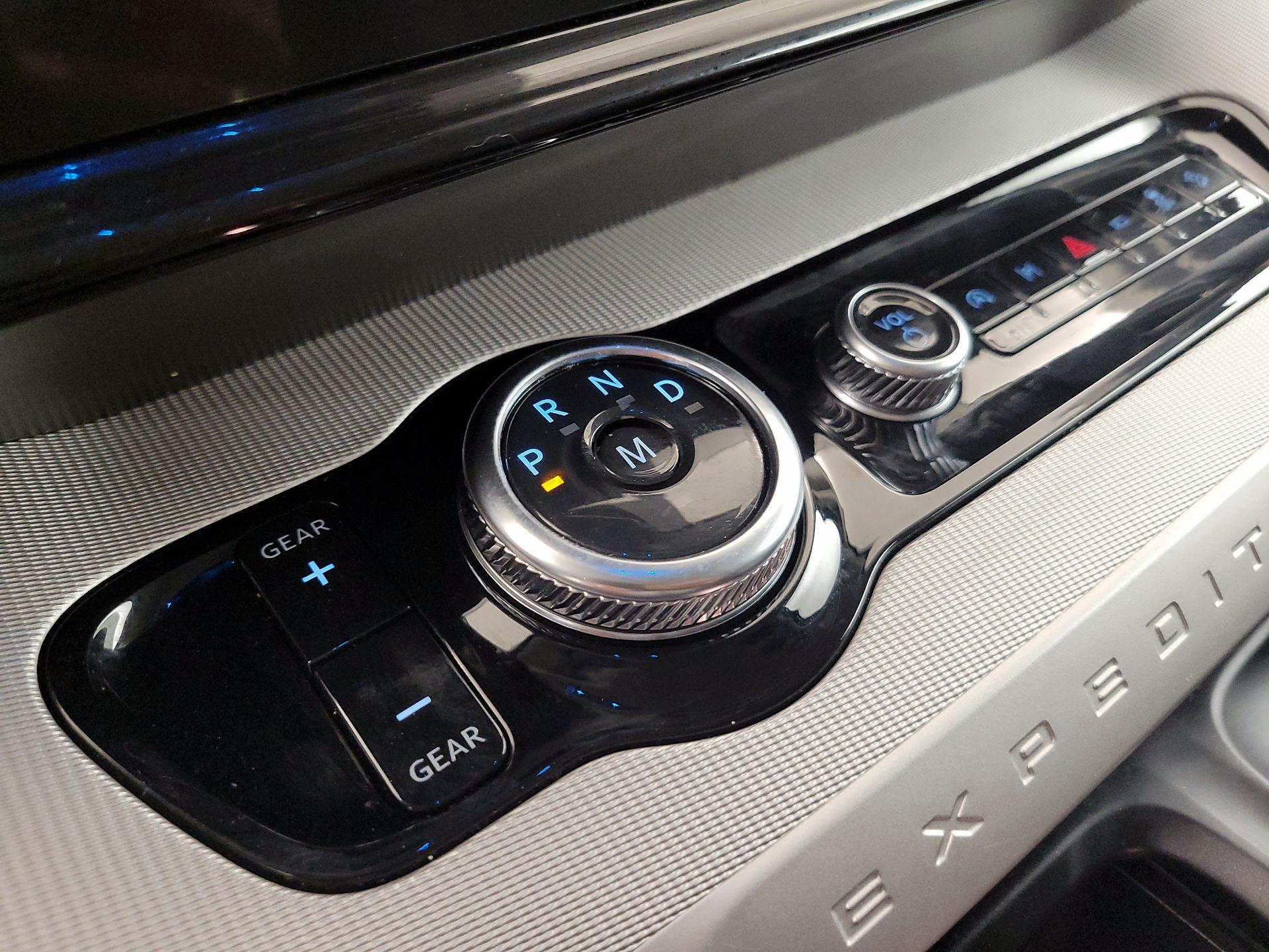 Thumbnail: 2025 Ford Expedition - 18