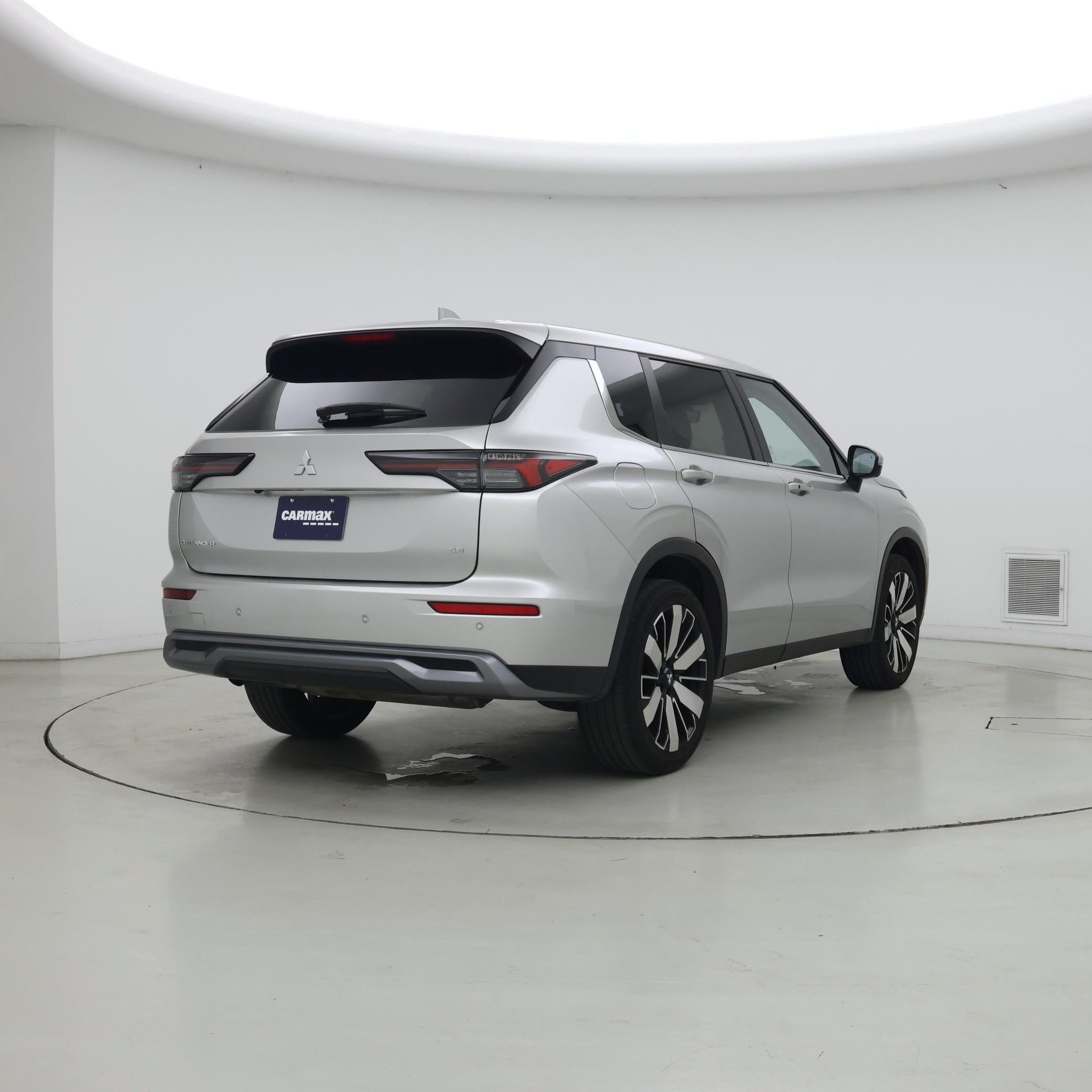 Thumbnail: 2025 Mitsubishi Outlander - 8