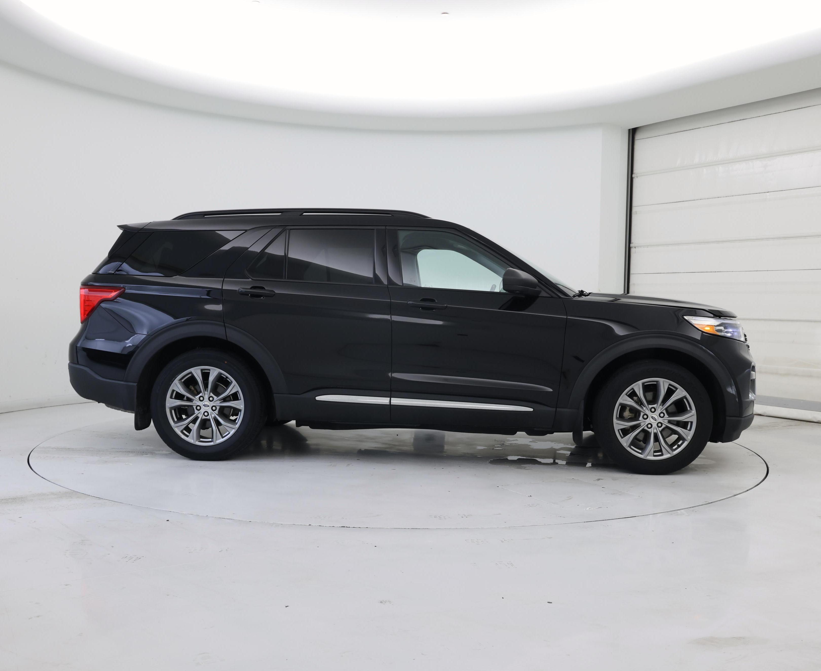 Thumbnail: 2022 Ford Explorer - 7