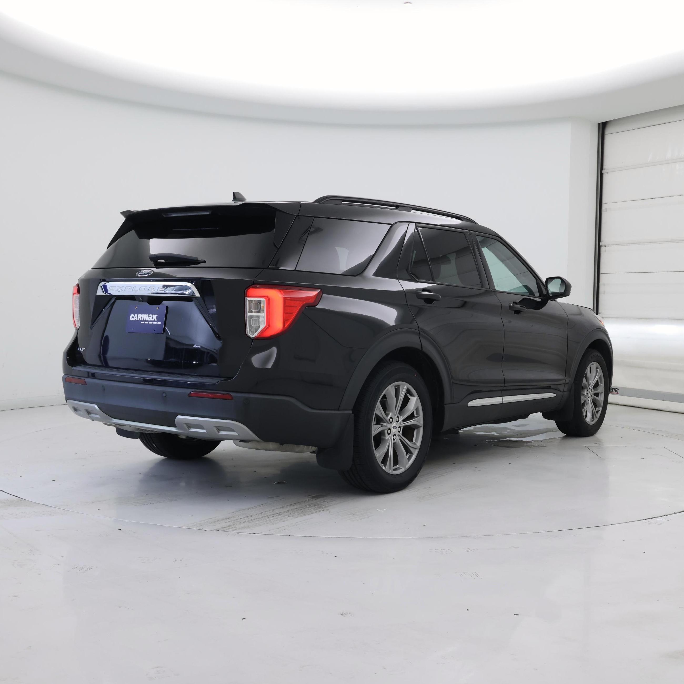 Thumbnail: 2022 Ford Explorer - 8