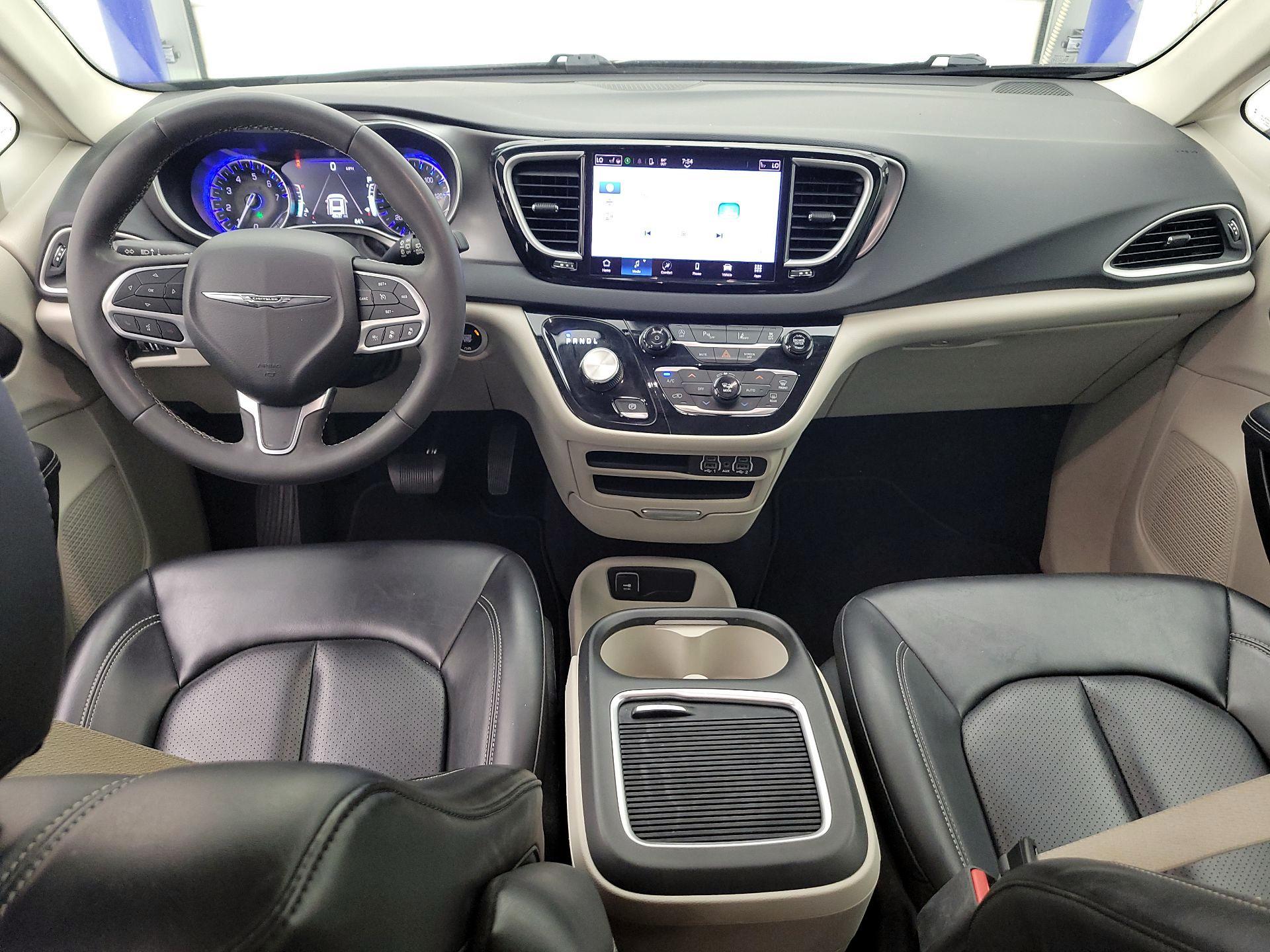Thumbnail: 2023 Chrysler Pacifica - 9