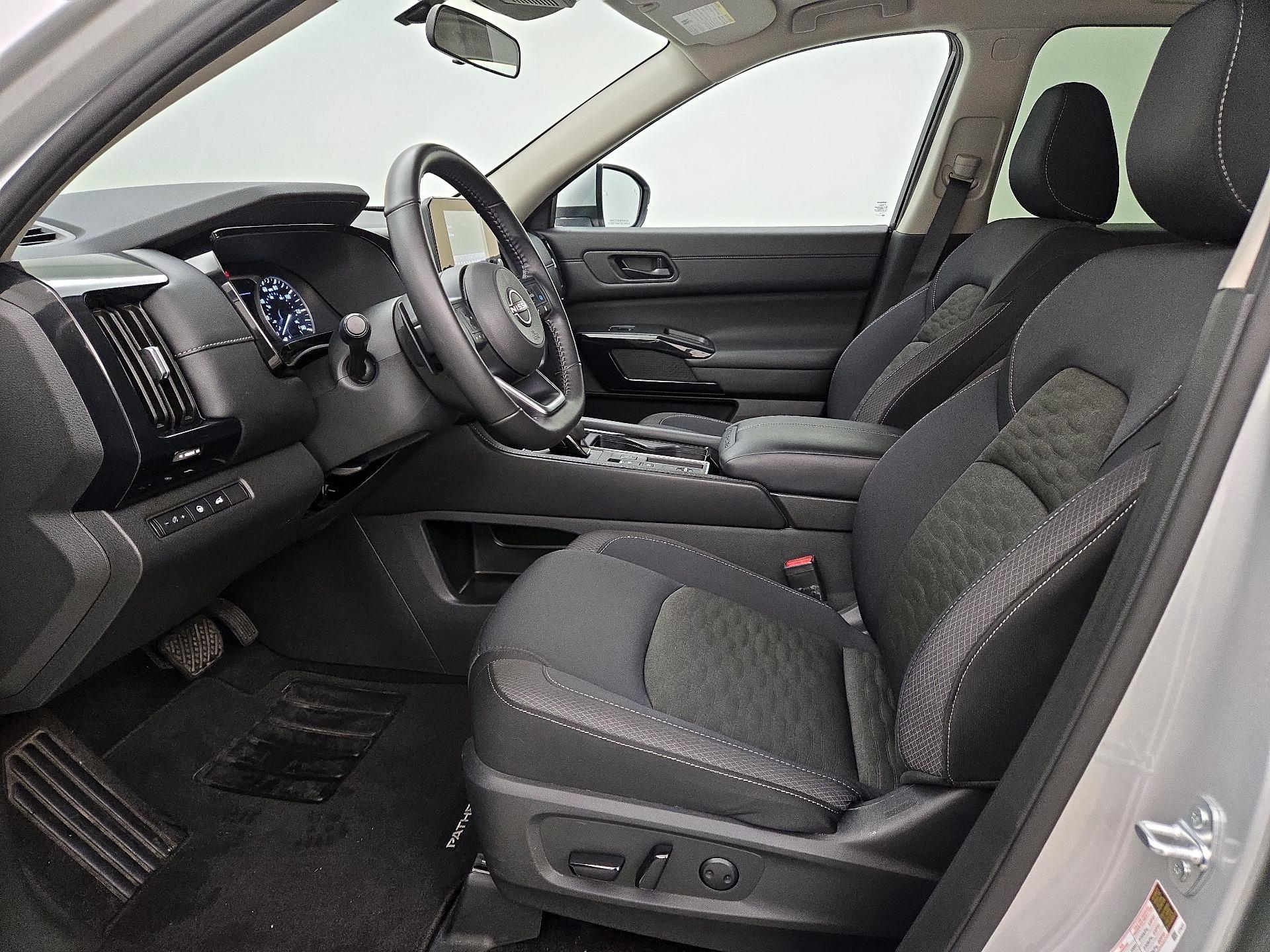 Thumbnail: 2025 Nissan Pathfinder - 11