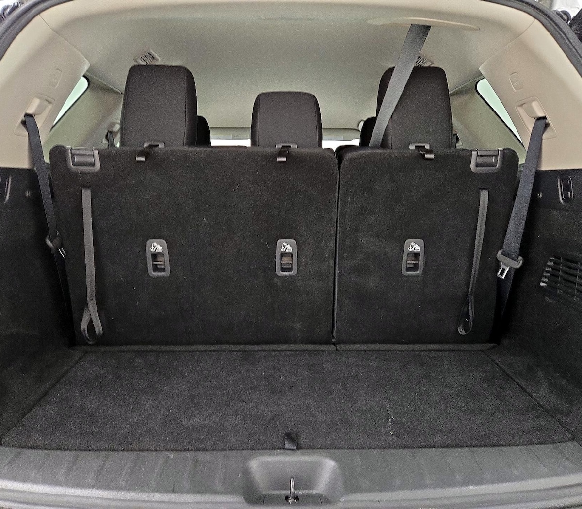 Trunk/Cargo (Seats Up)