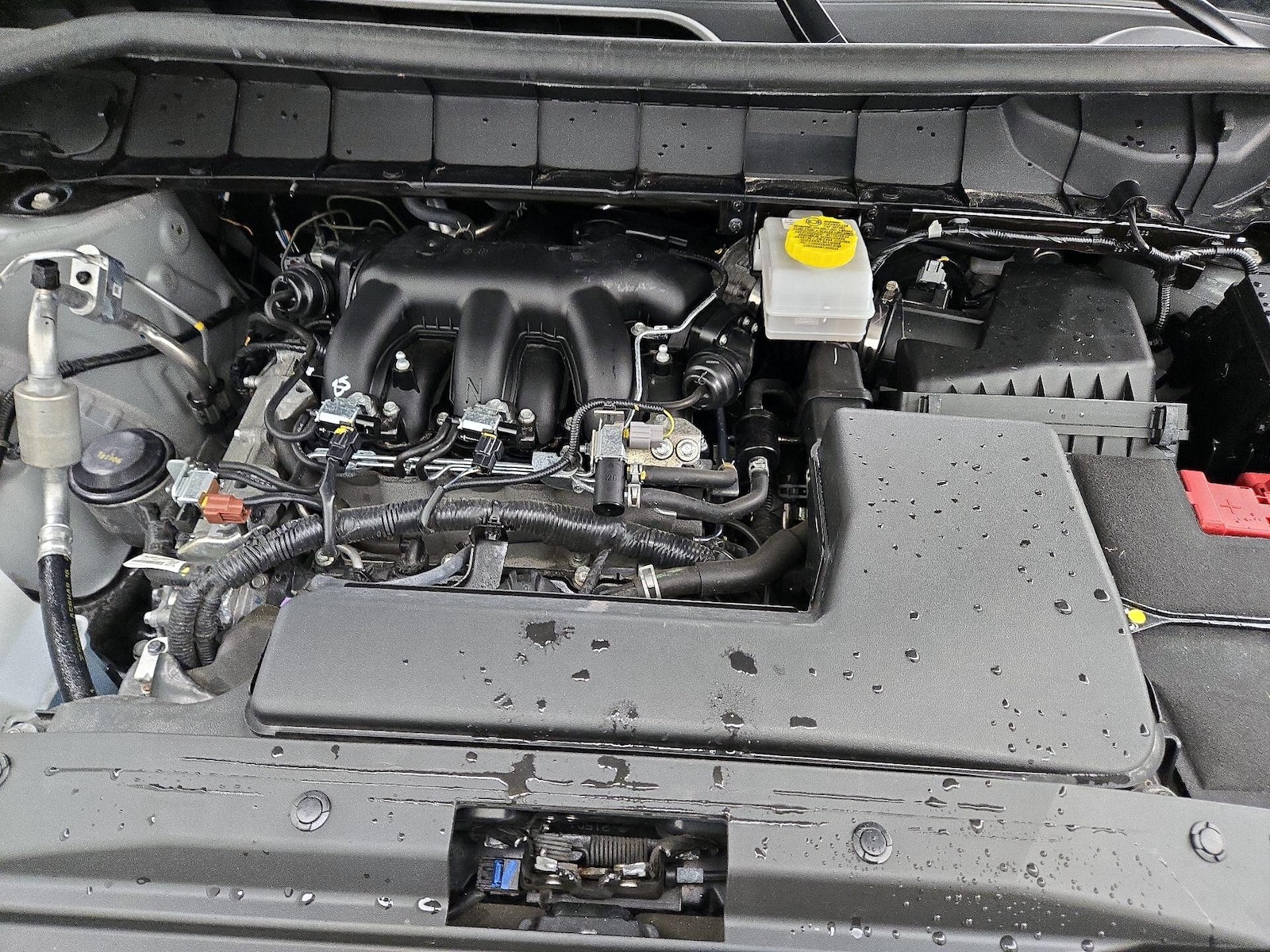 2025 Nissan Pathfinder SV - Photo 22
