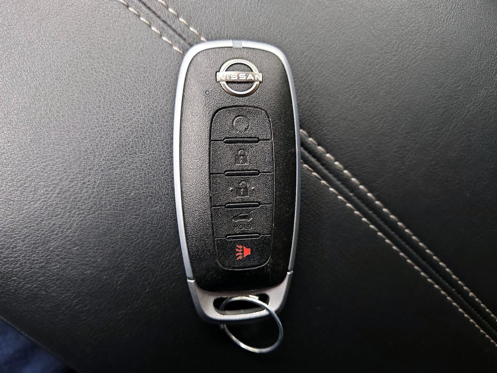2025 Nissan Pathfinder SV - Photo 23