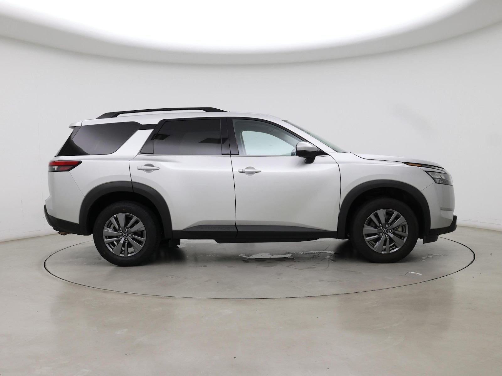 2025 Nissan Pathfinder SV - Photo 8