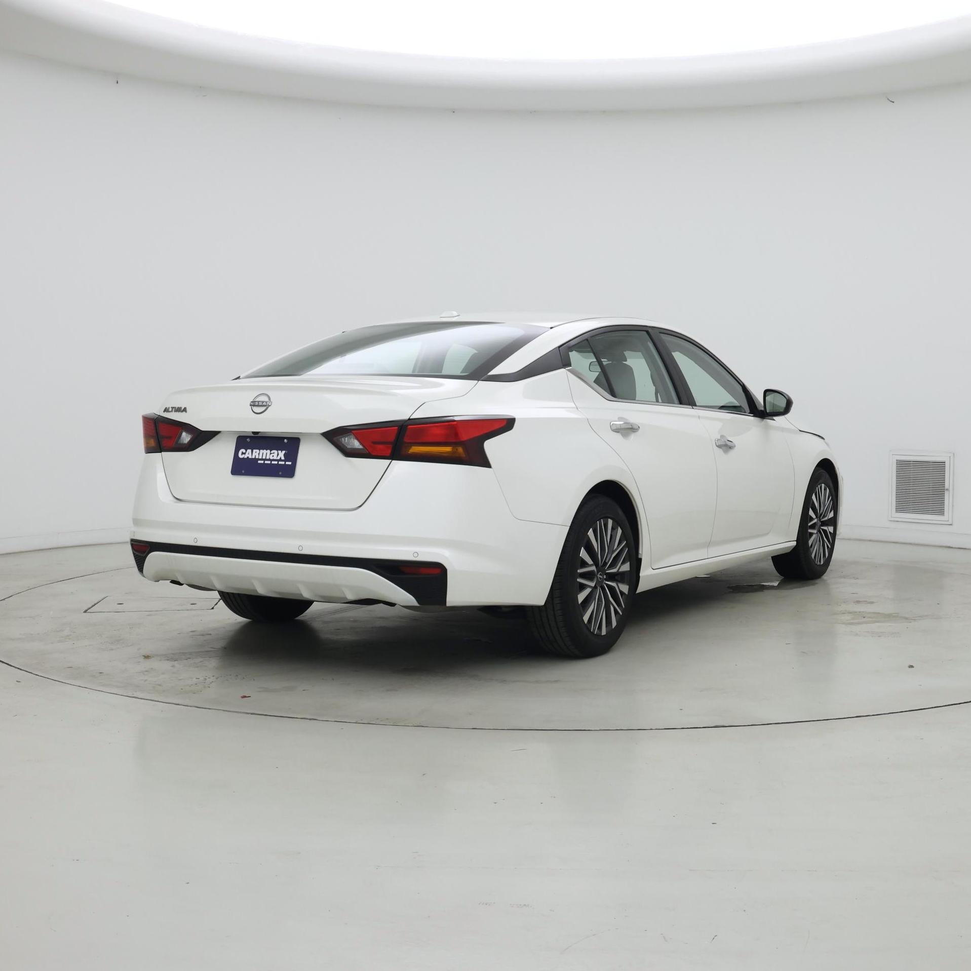 Thumbnail: 2025 Nissan Altima - 8
