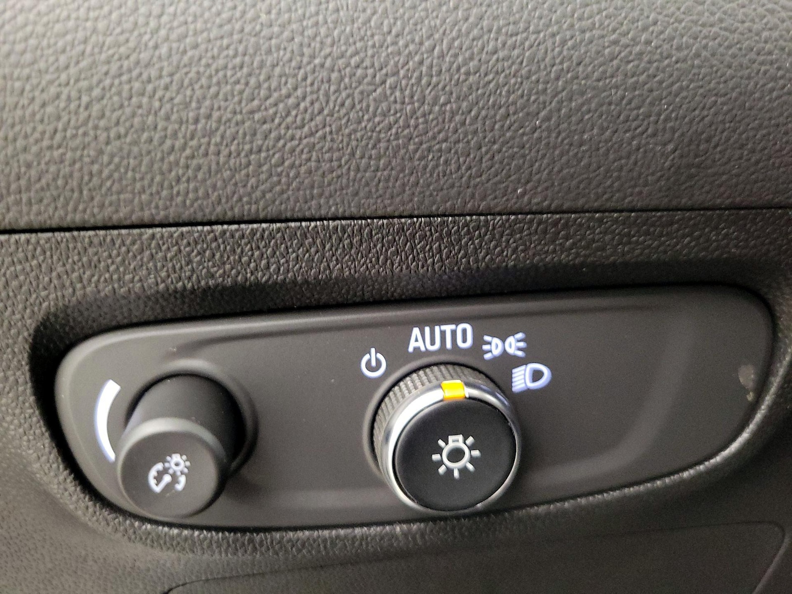 2025 Buick Encore GX Preferred - Photo 14