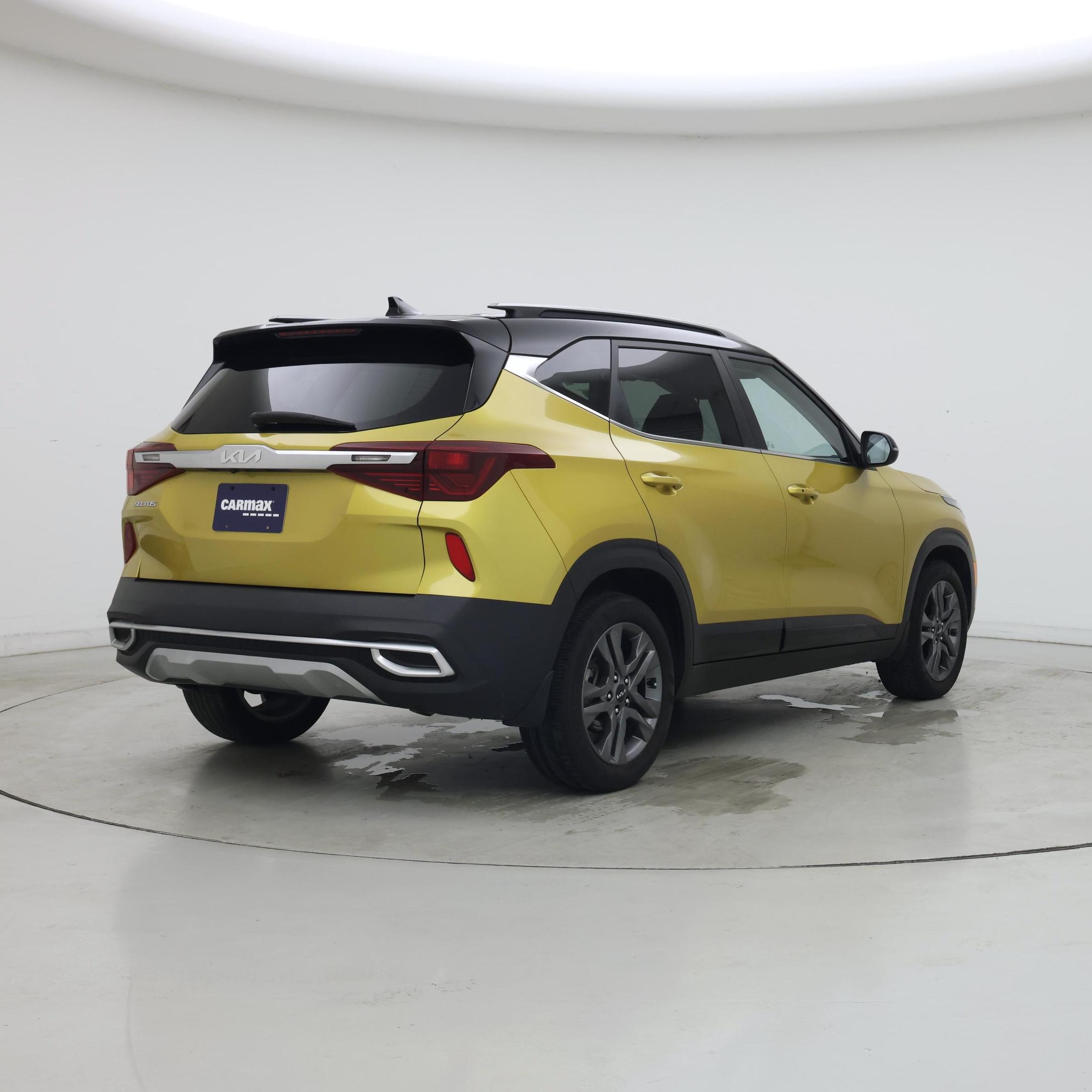 Thumbnail: 2023 Kia Seltos - 8