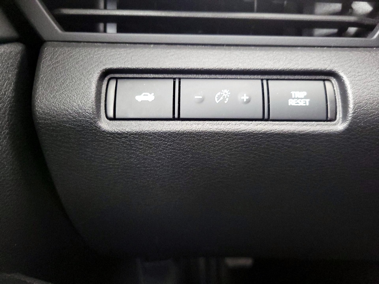 2025 Nissan Altima SV - Photo 14