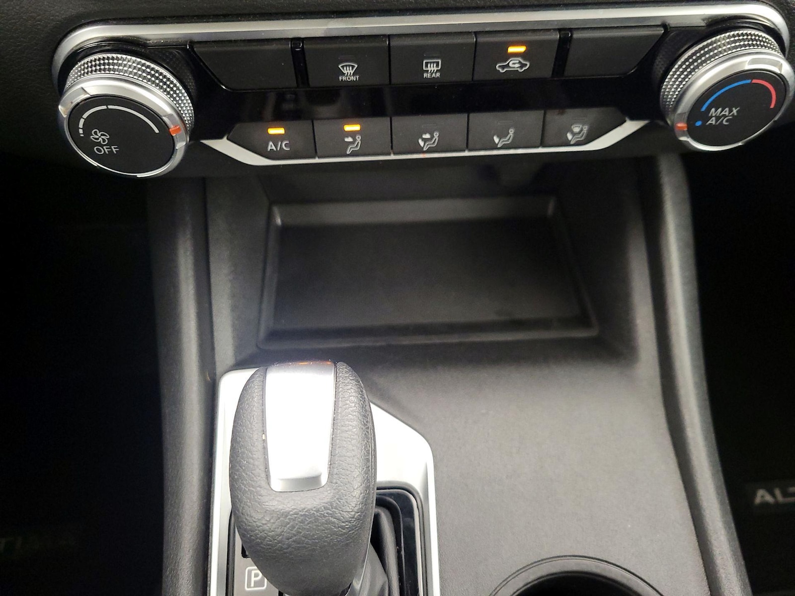 2025 Nissan Altima SV - Photo 17
