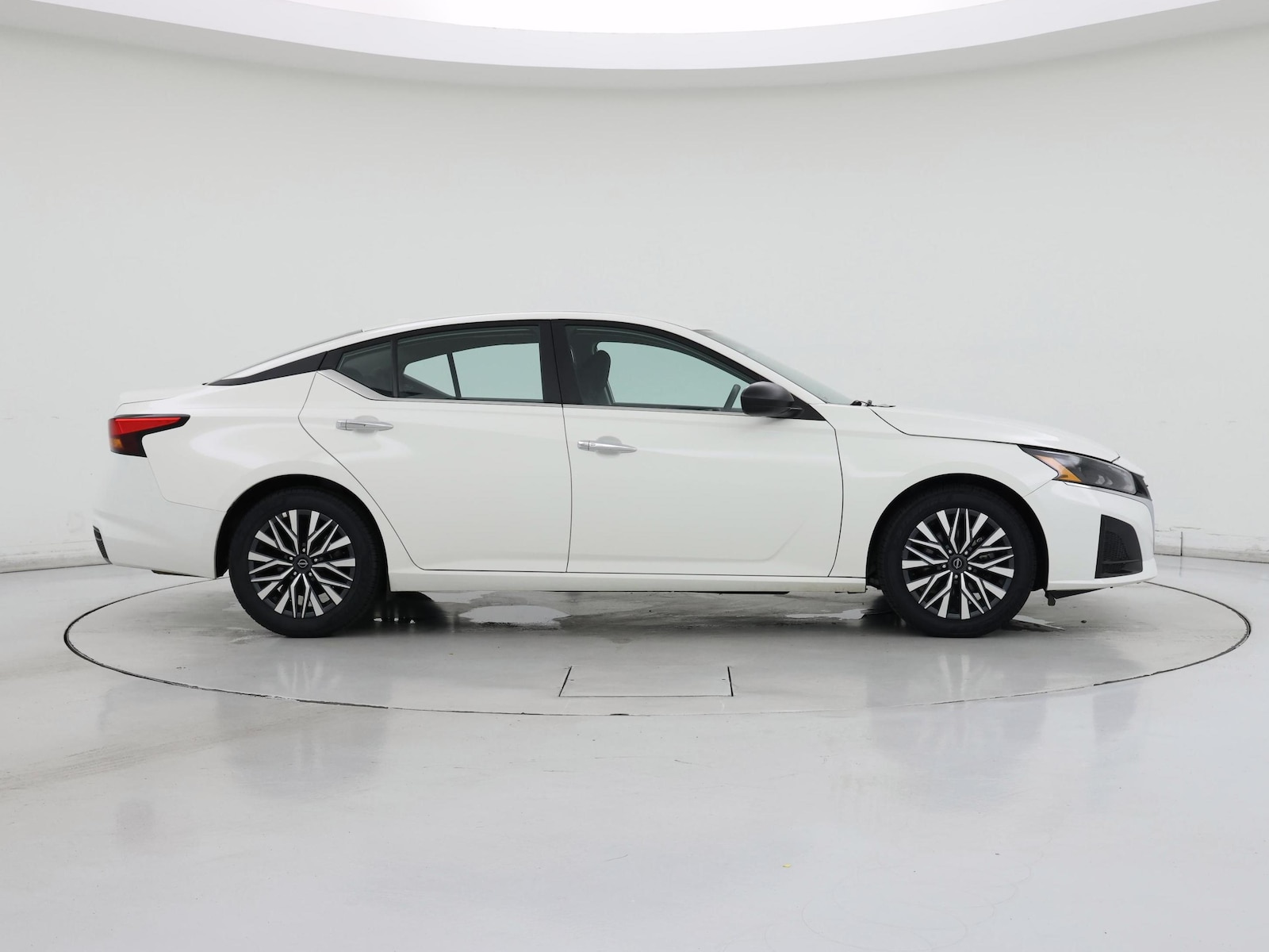 2025 Nissan Altima SV - Photo 8