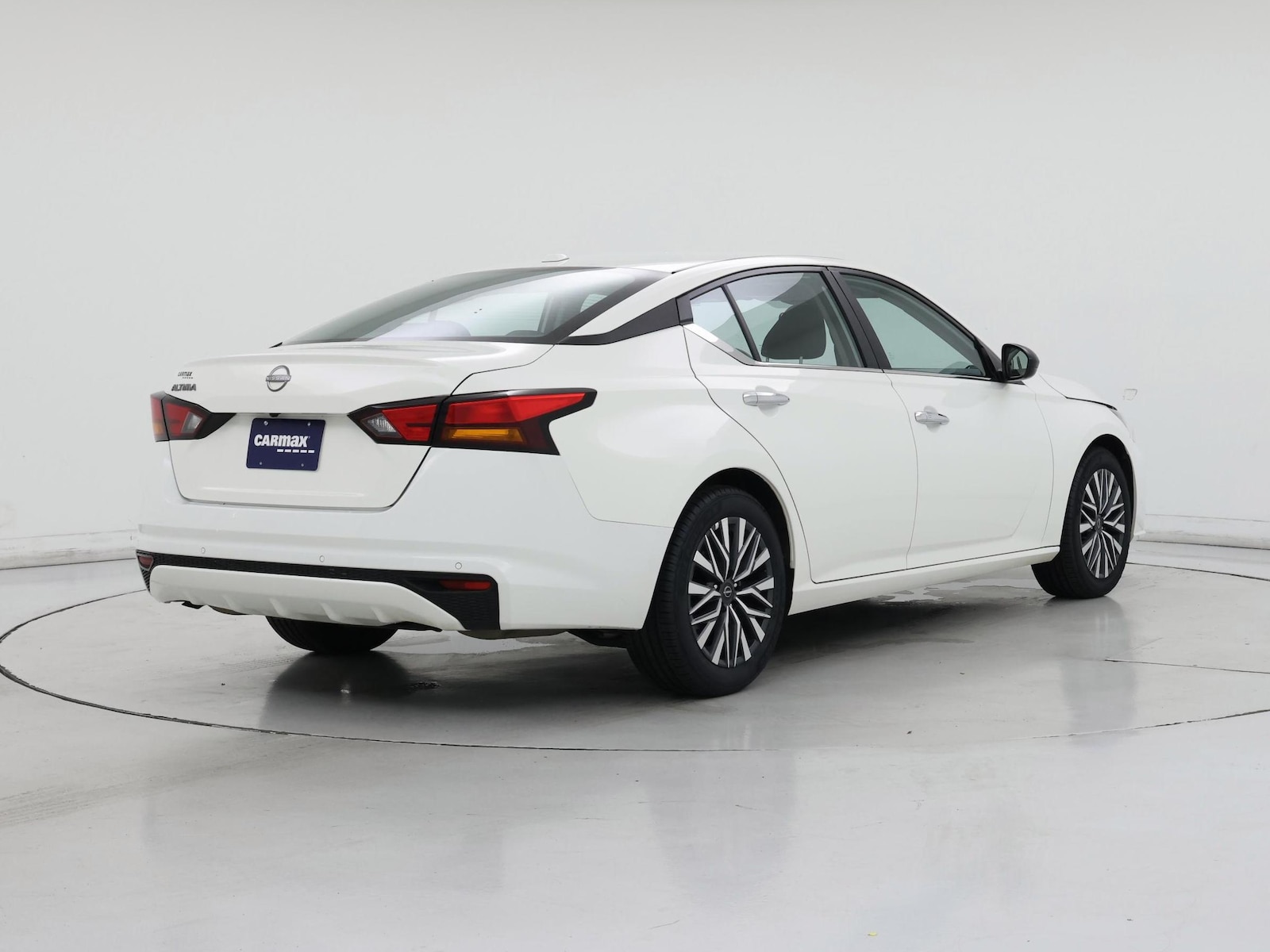 2025 Nissan Altima SV - Photo 9