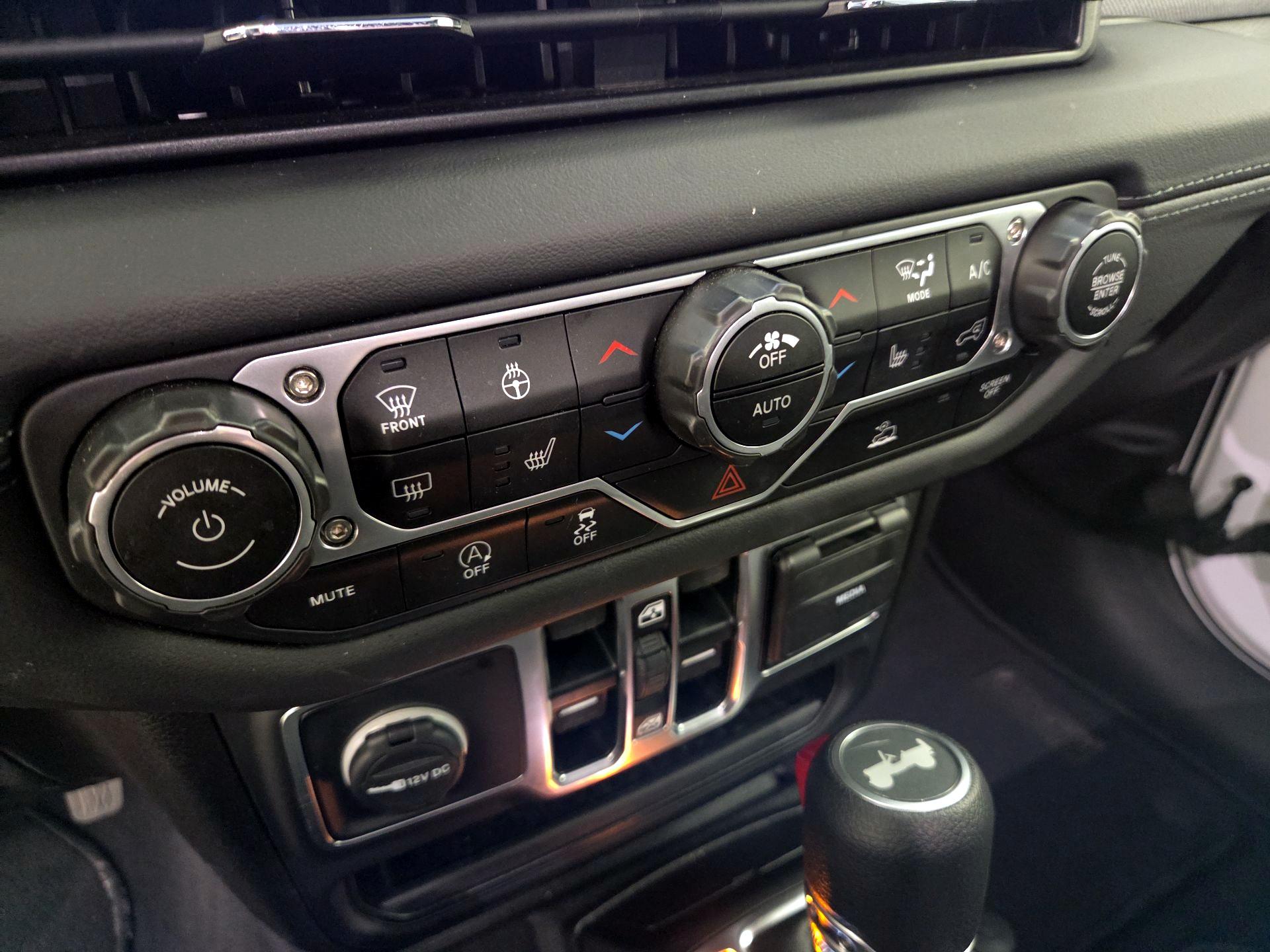 Thumbnail: 2025 Jeep Wrangler - 16