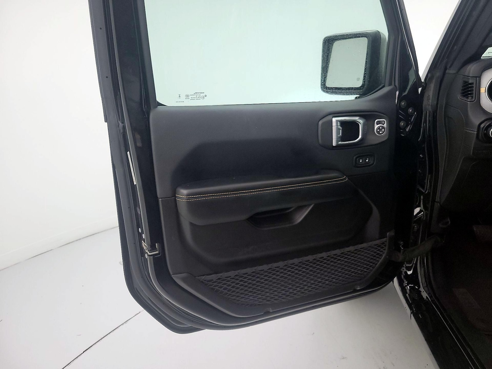2025 Jeep Wrangler 4-Door Sahara - Photo 13