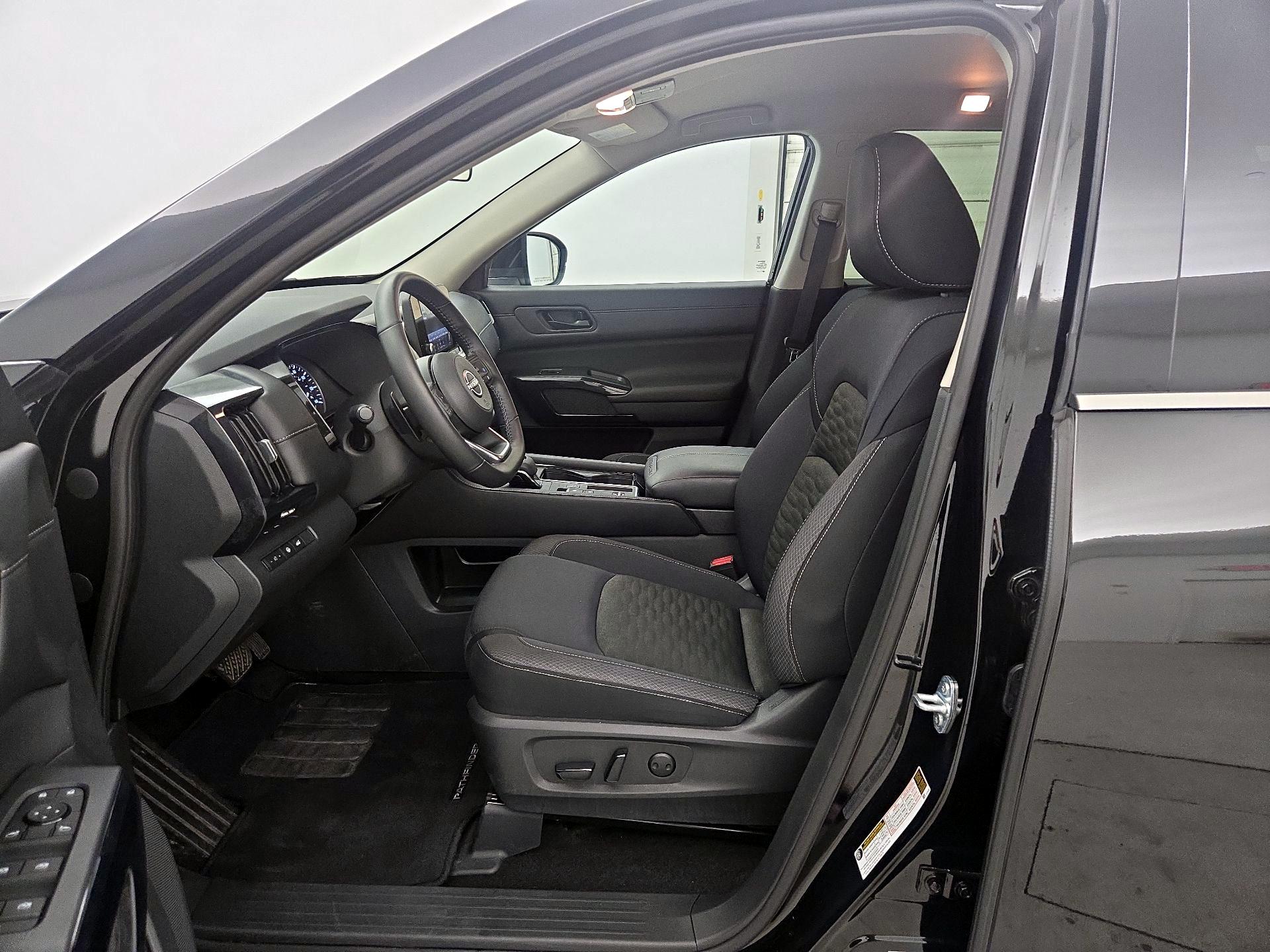 Thumbnail: 2025 Nissan Pathfinder - 11