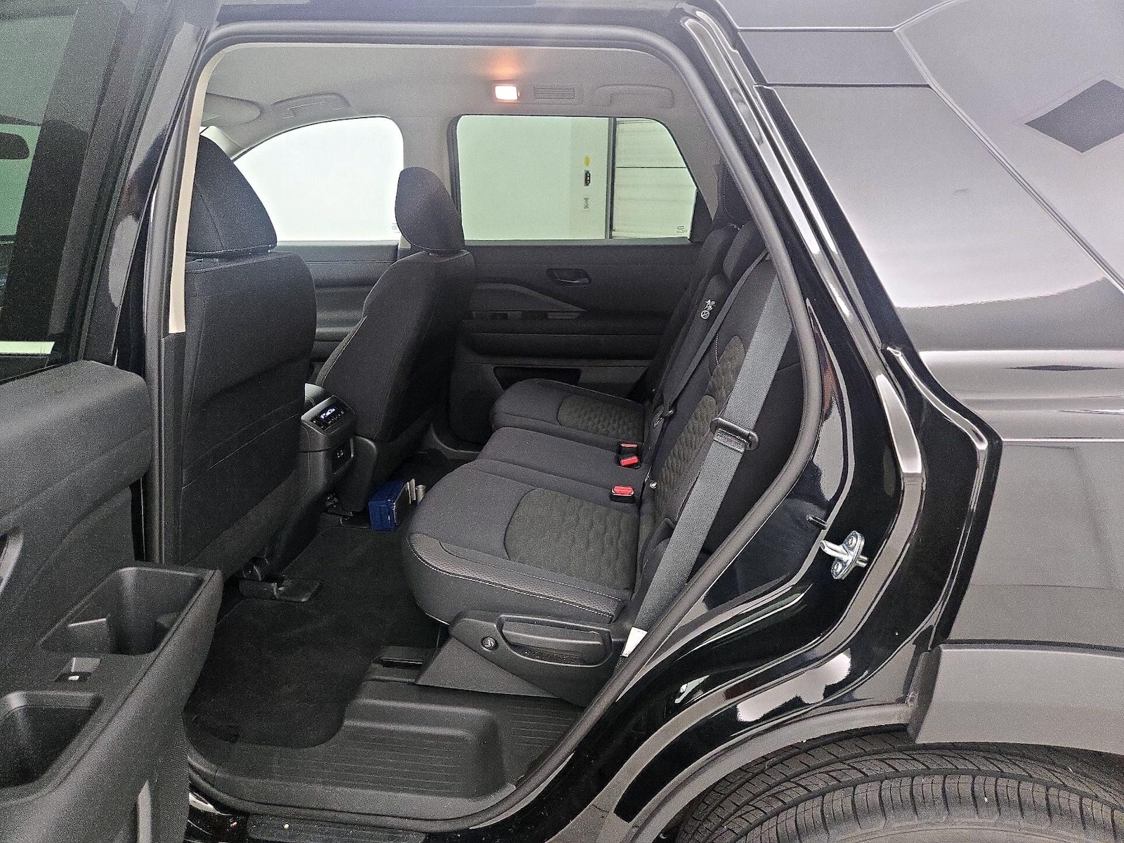 2025 Nissan Pathfinder SV - Photo 20