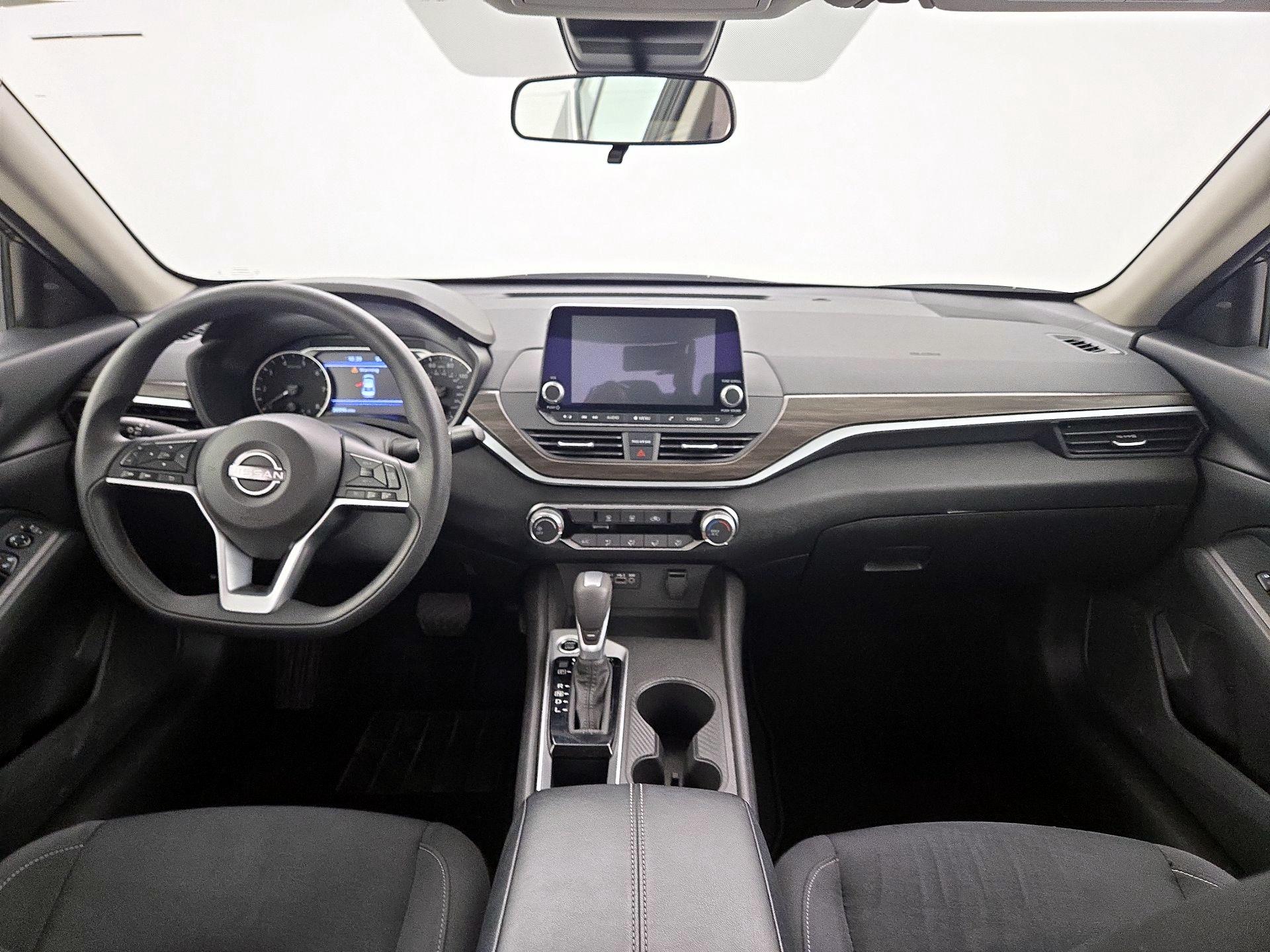 Thumbnail: 2025 Nissan Altima - 9