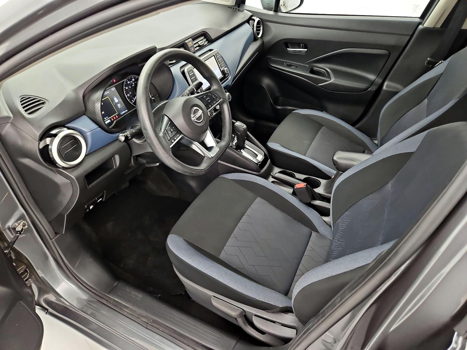 2025 Nissan Versa Sedan SV - Photo 12