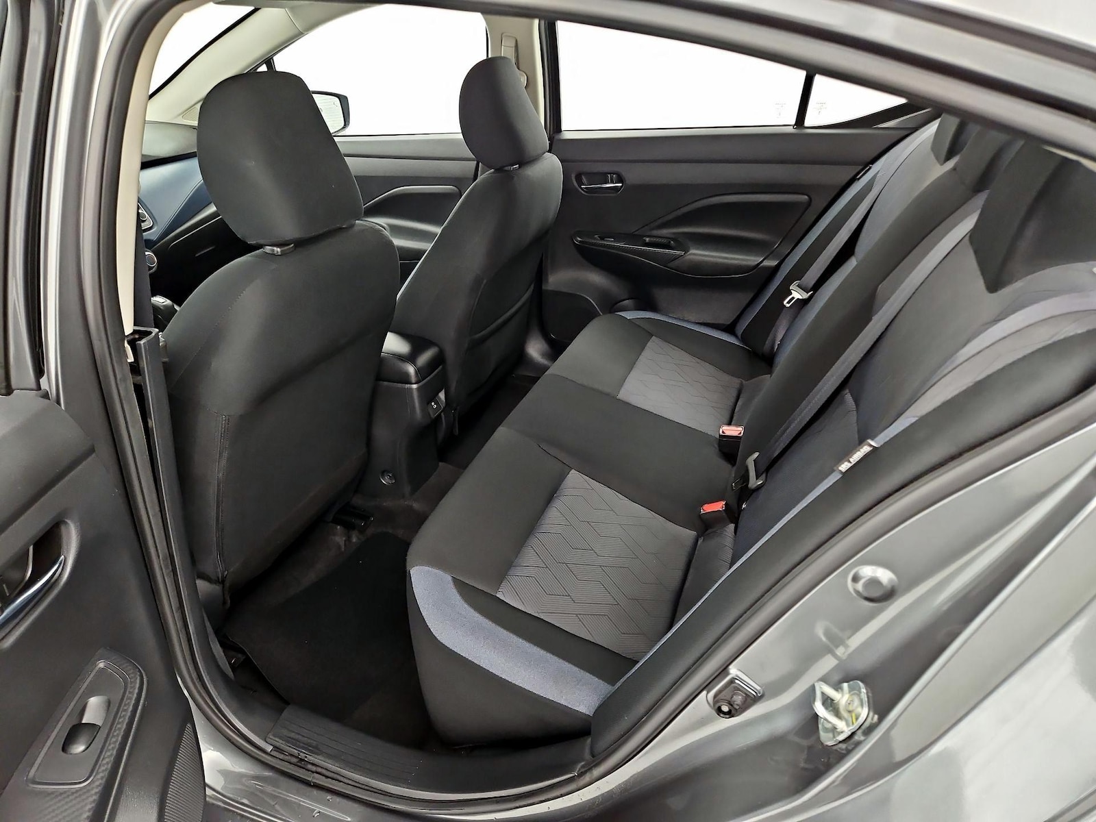 2025 Nissan Versa Sedan SV - Photo 20