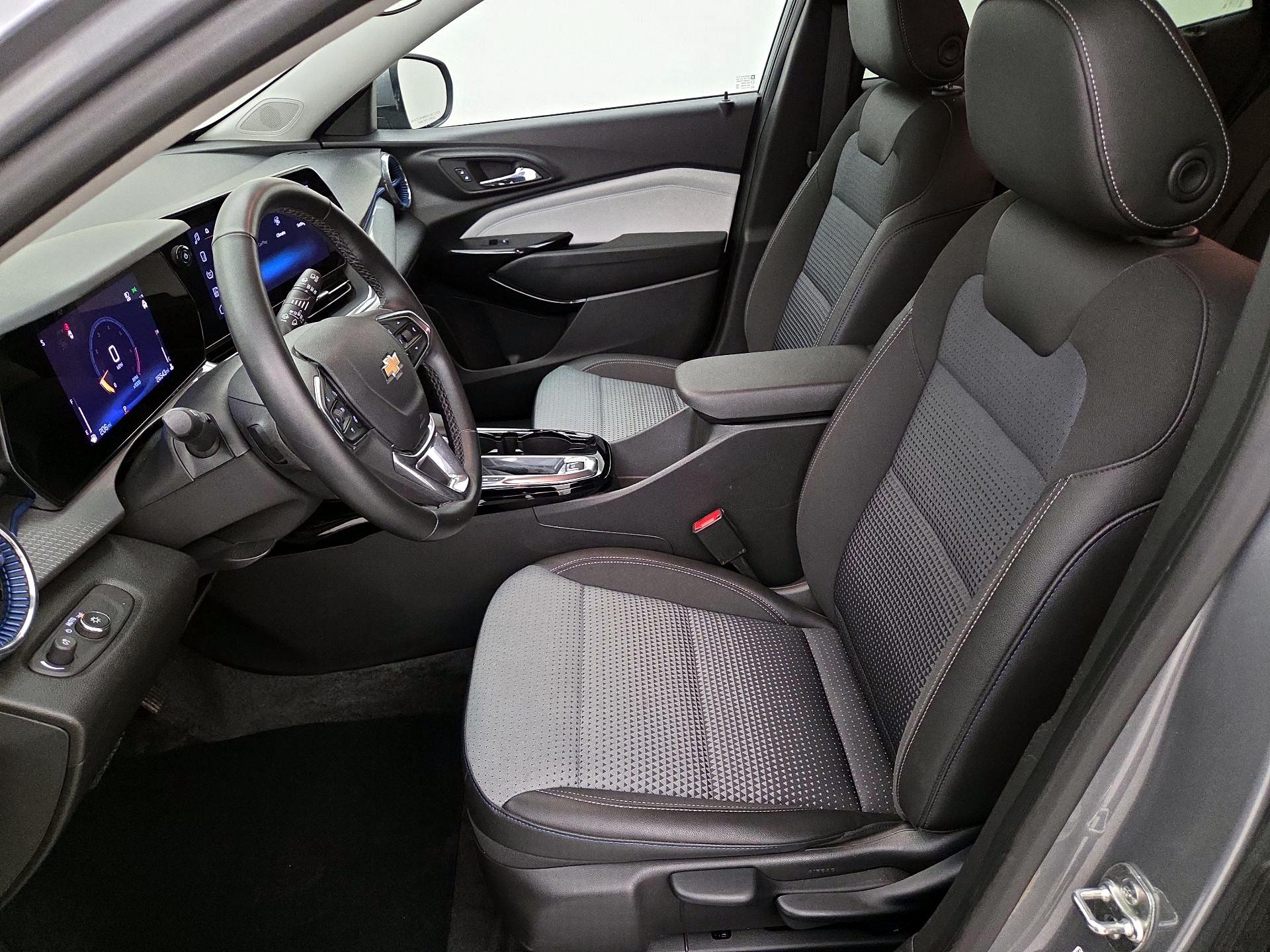 Thumbnail: 2025 Chevrolet Trax - 11