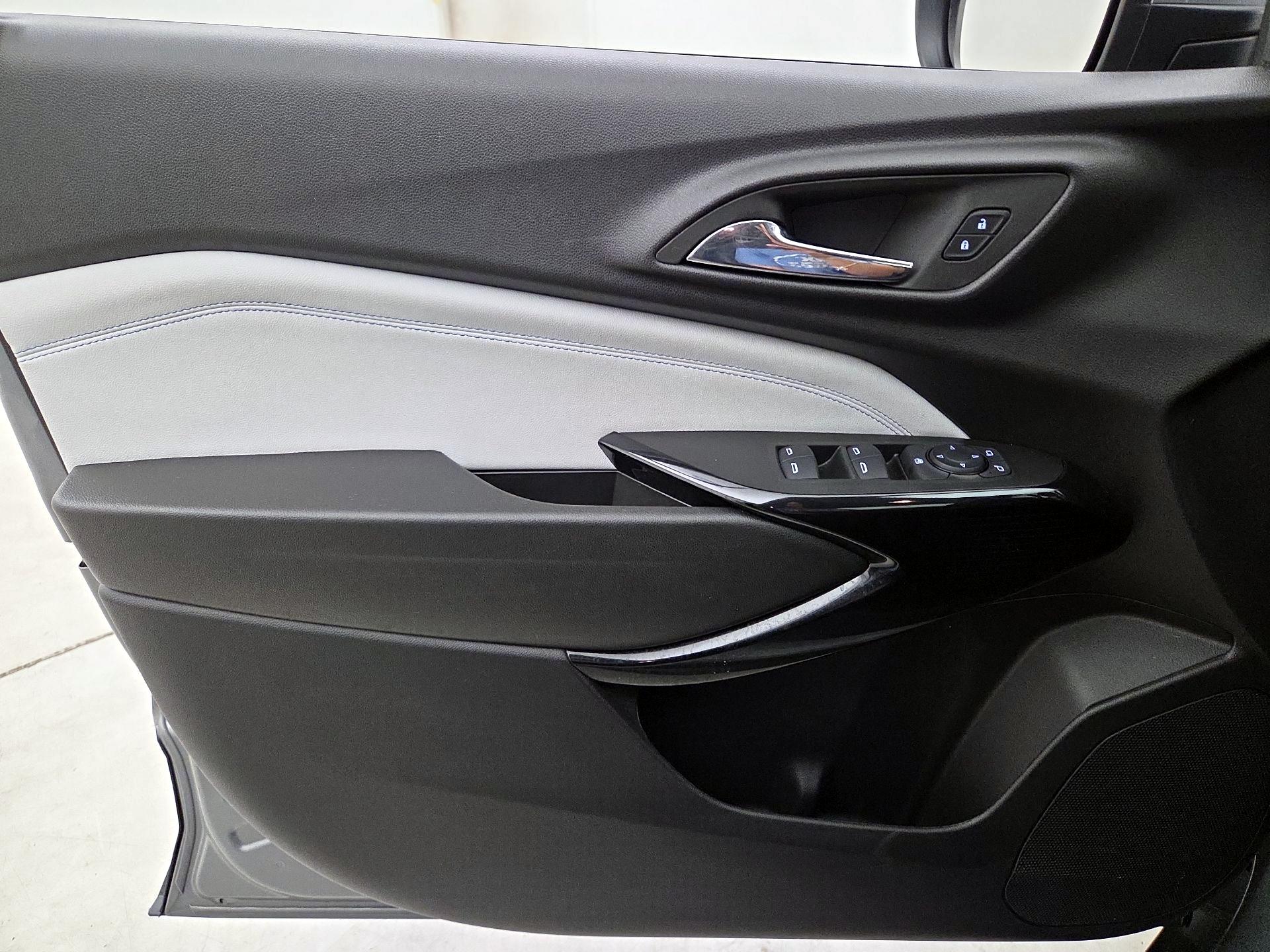 Thumbnail: 2025 Chevrolet Trax - 12