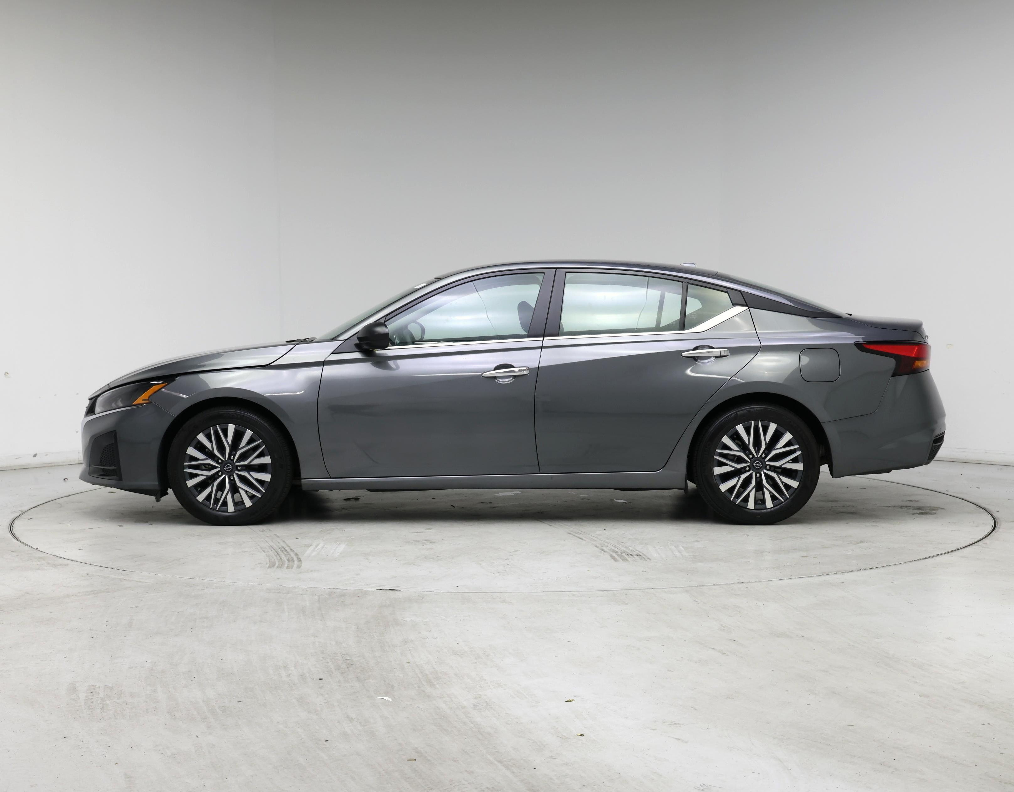 Thumbnail: 2025 Nissan Altima - 3