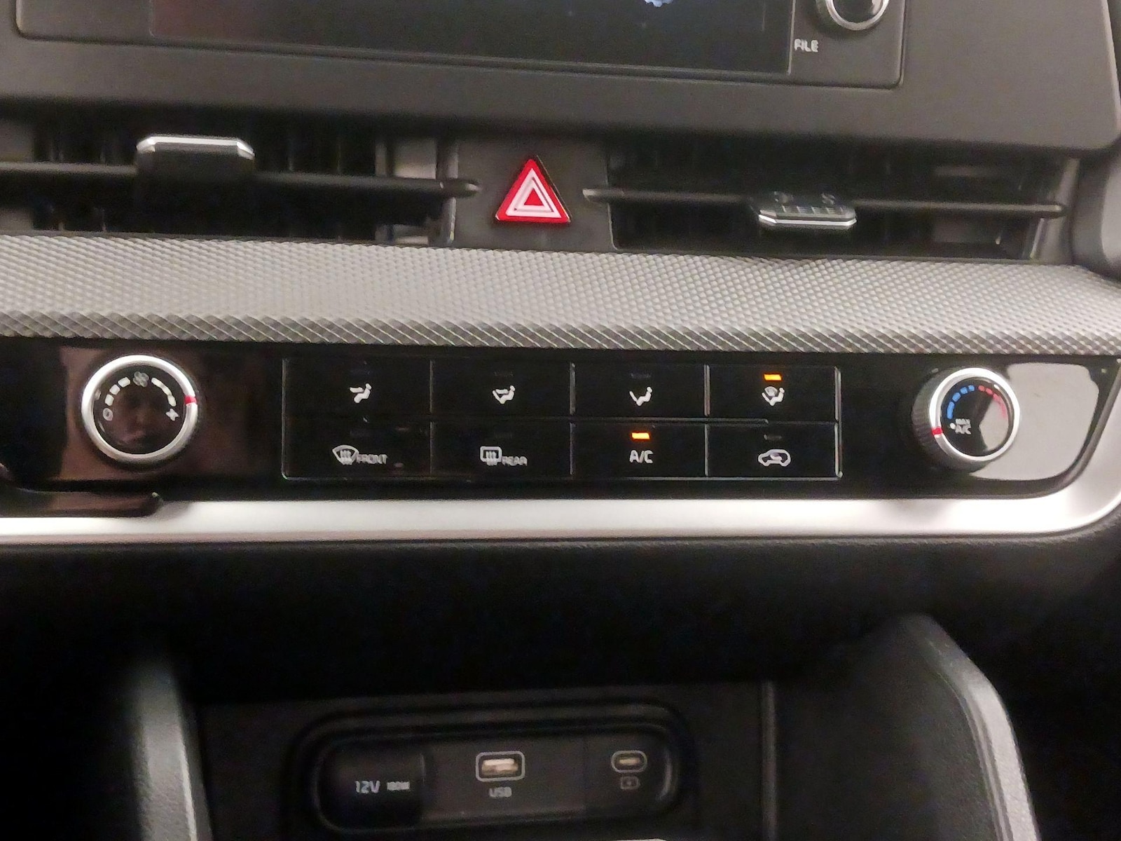 2025 Kia Sportage LX - Photo 17