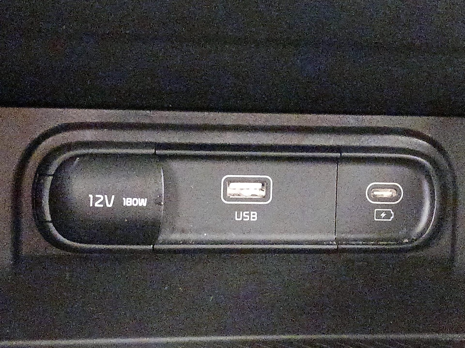 2025 Kia Sportage LX - Photo 19