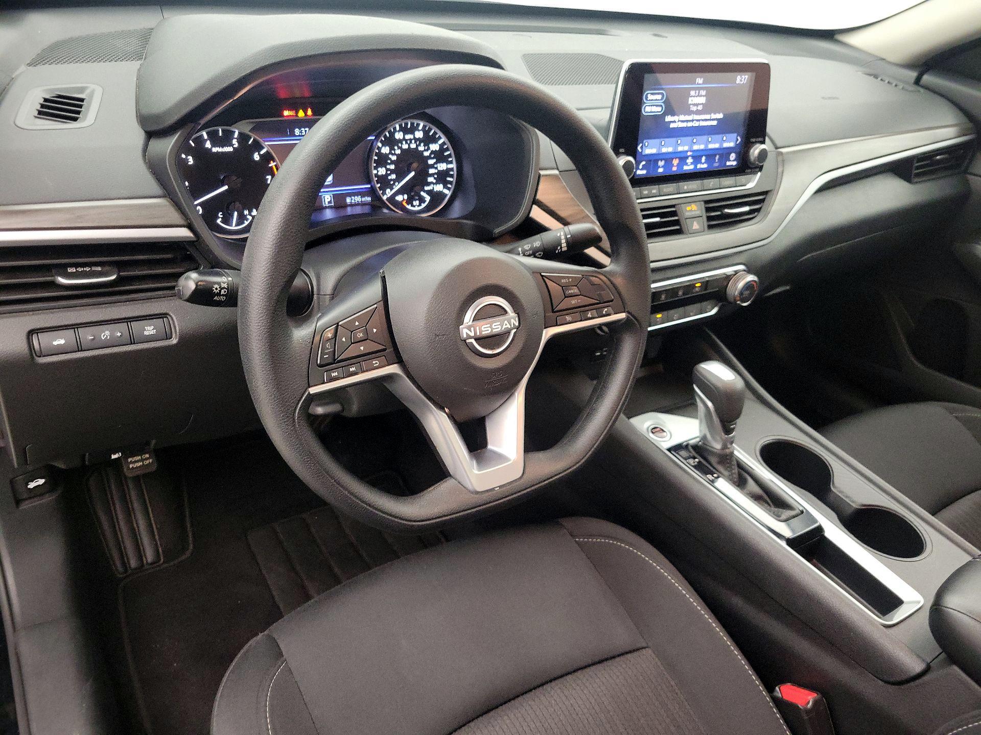 Thumbnail: 2025 Nissan Altima - 9