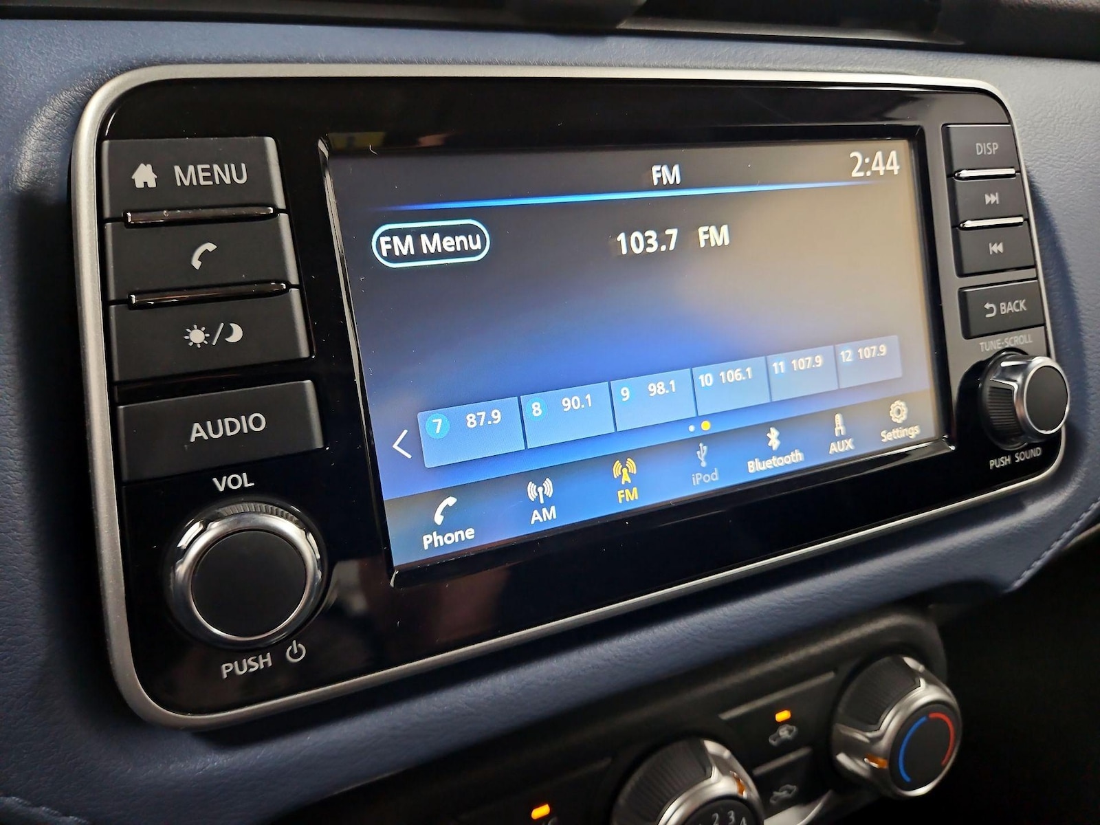 2025 Nissan Versa Sedan SV - Photo 16