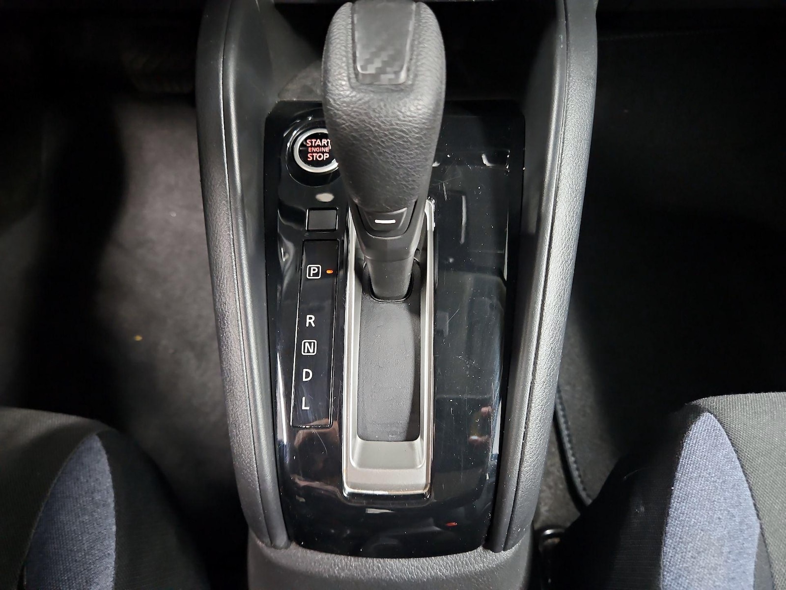 2025 Nissan Versa Sedan SV - Photo 18
